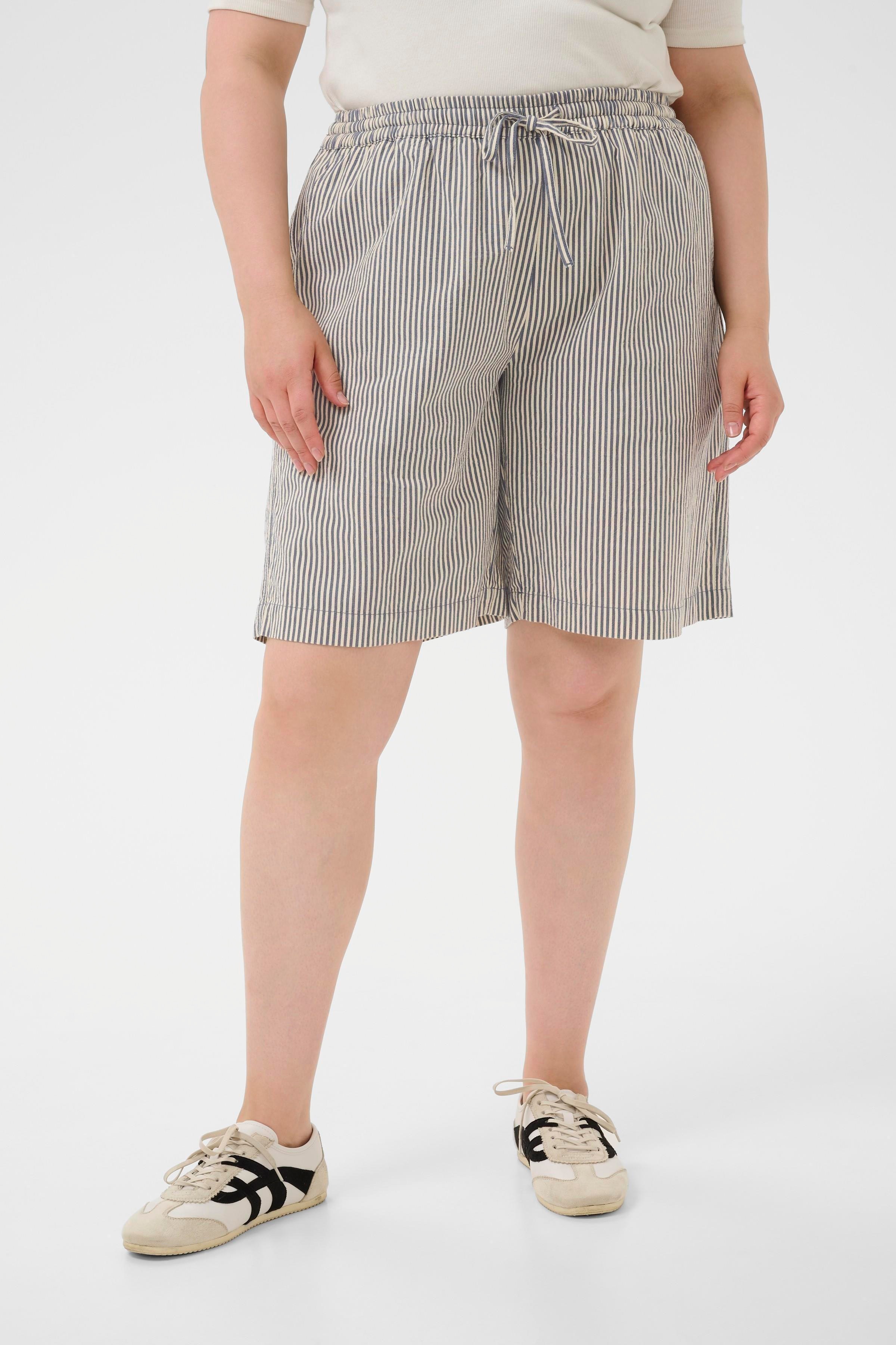 KCnana Shorts LOOKBOOK FRONT 10583309-106298