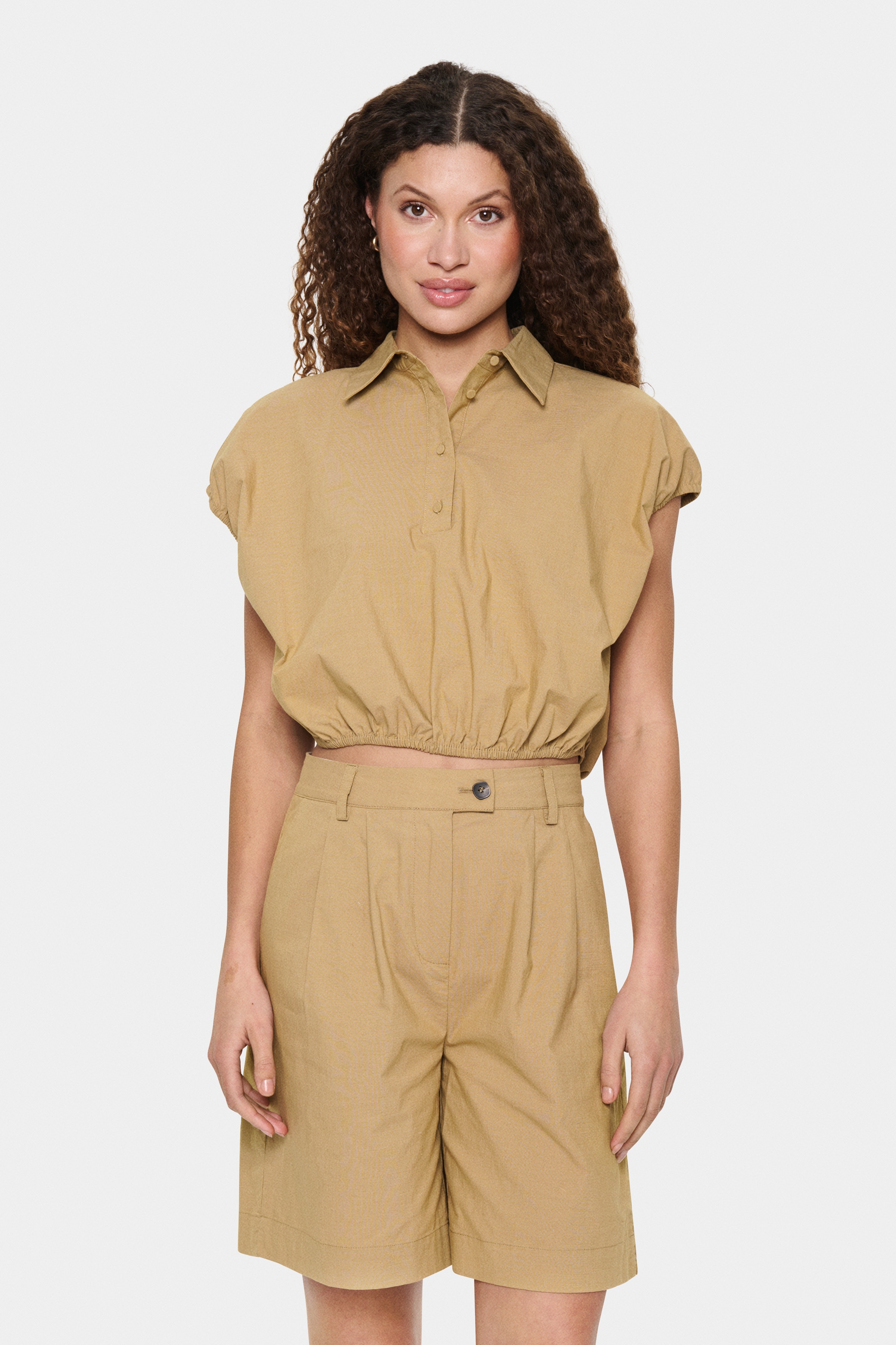 KinsleySZ Skjorta LOOKBOOK FRONT 30514005-171022