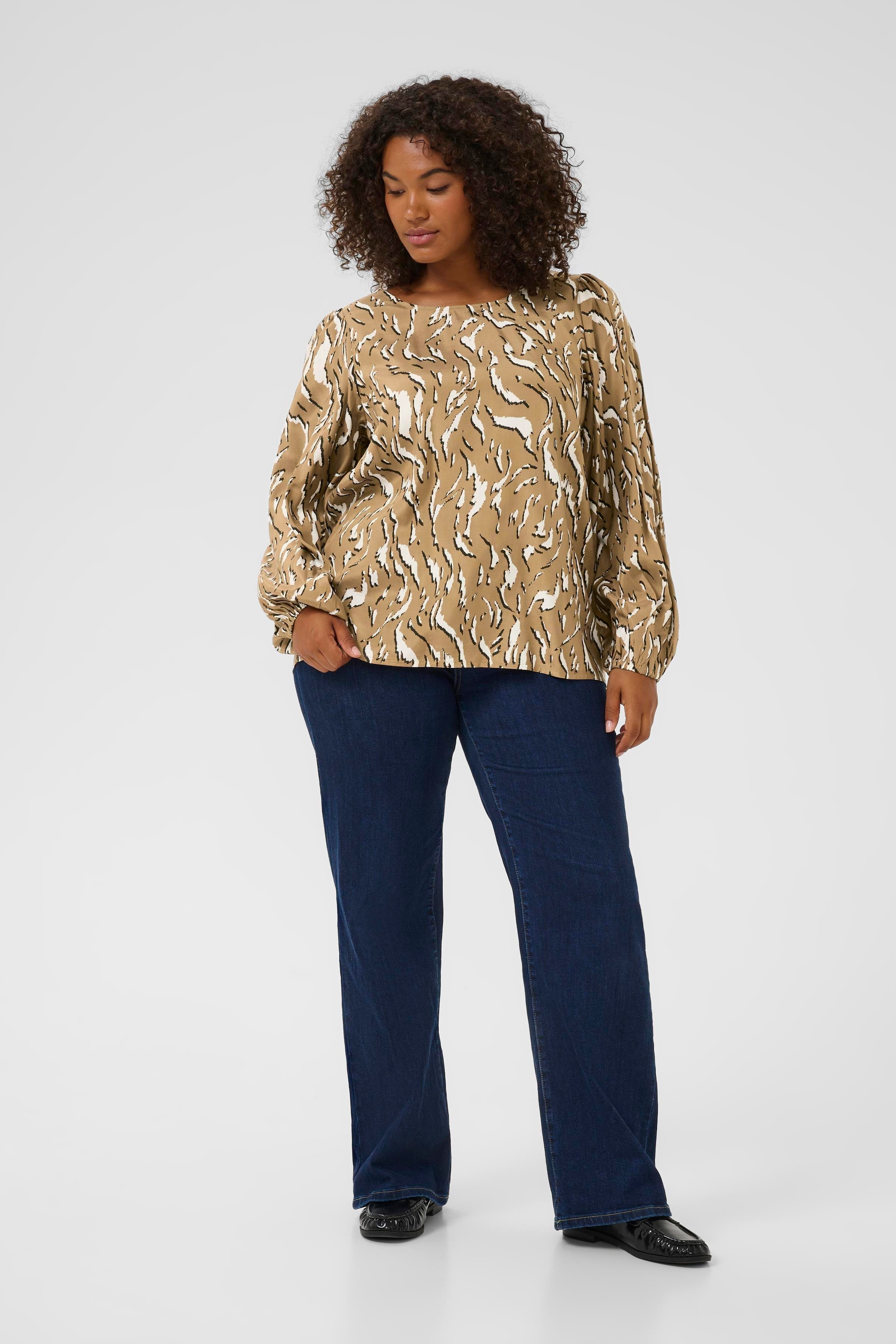 KCmilina Blouse LOOKBOOK FRONT 10583607-108184