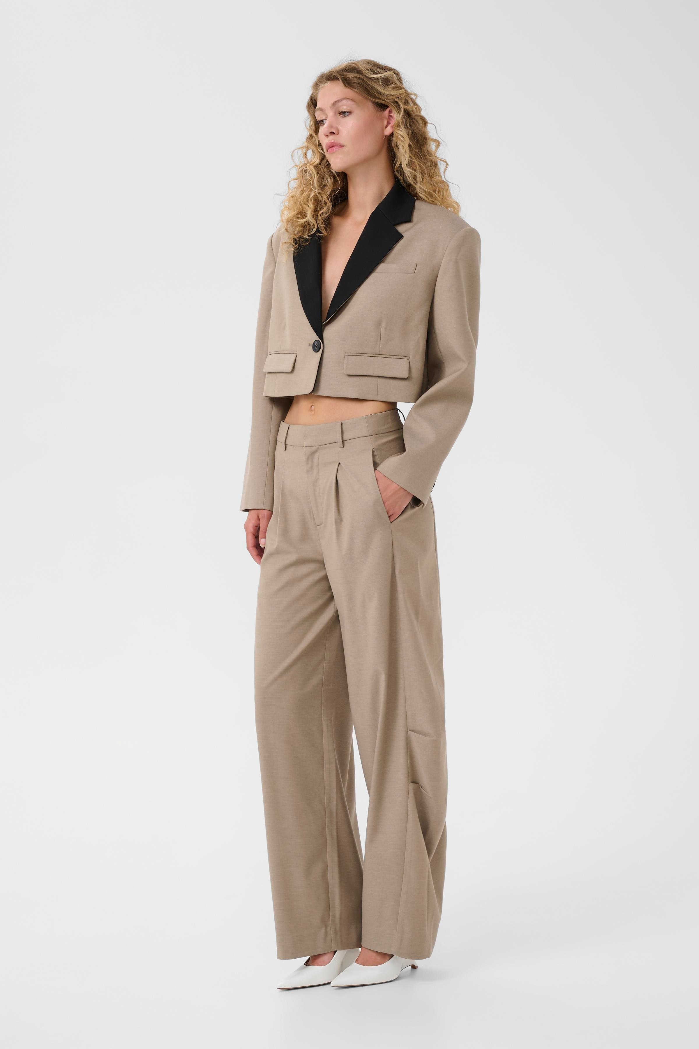 GZnella Blazer LOOKBOOK FRONT 10911103-109222