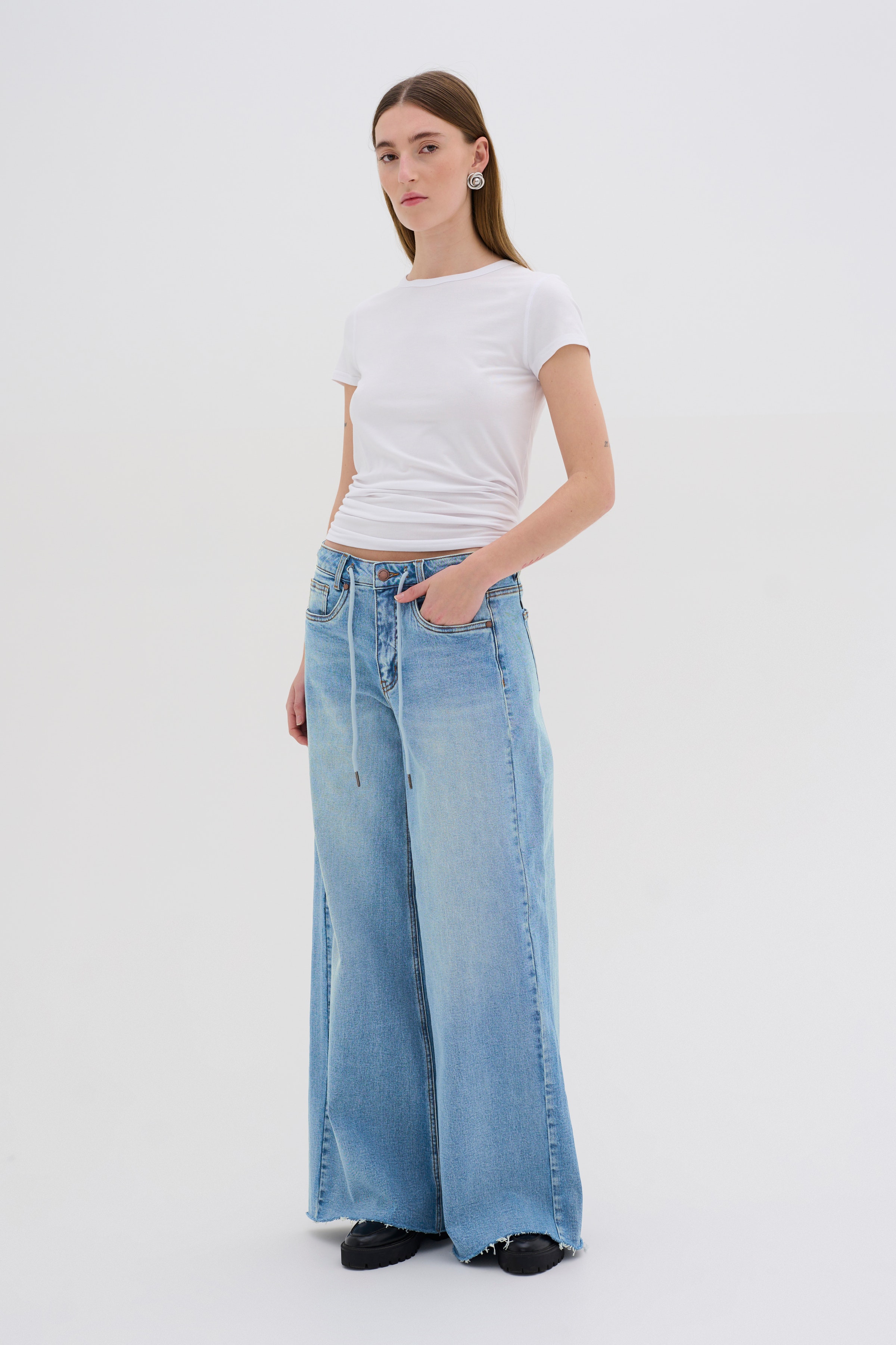 DangoMW Jeans LOOKBOOK FRONT 10704777-100046