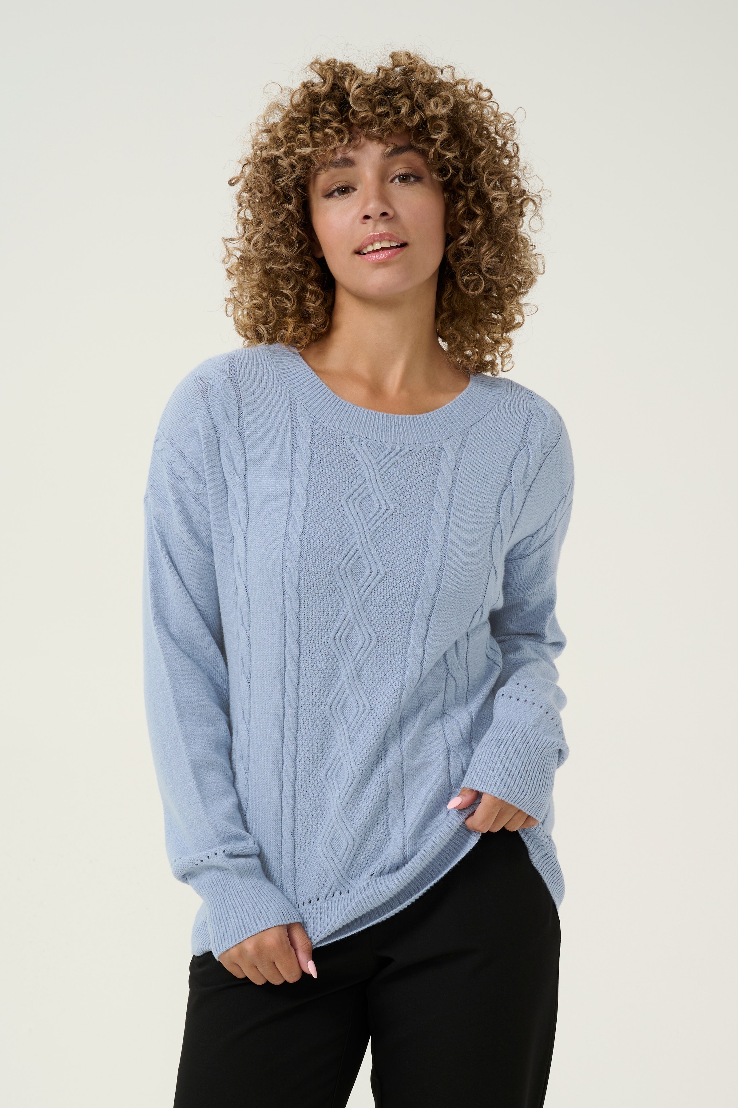 CRDela Pullover LOOKBOOK FRONT 10612823-164023