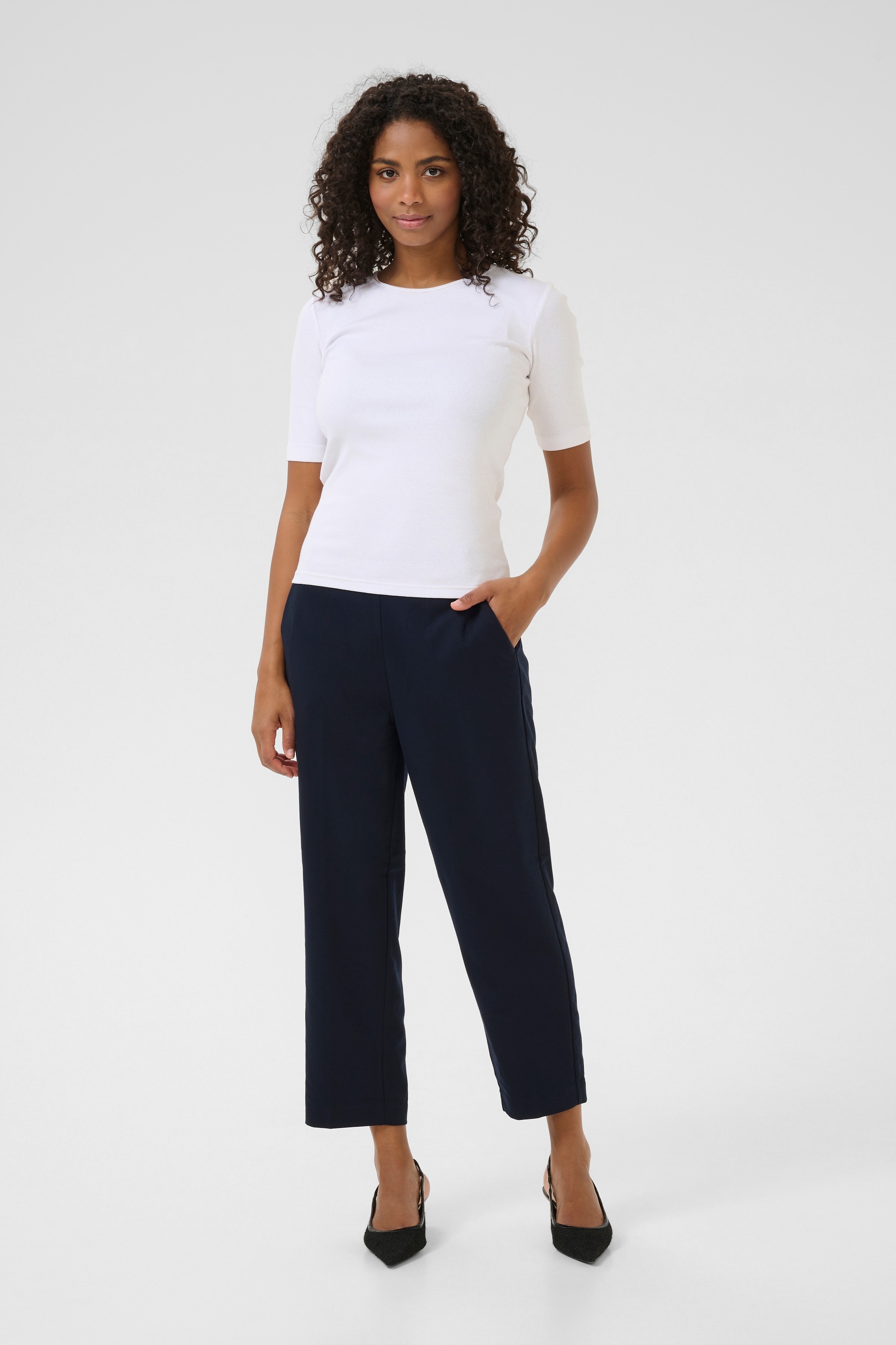 KAsakura Cropped Pants LOOKBOOK FRONT 10506127-194020