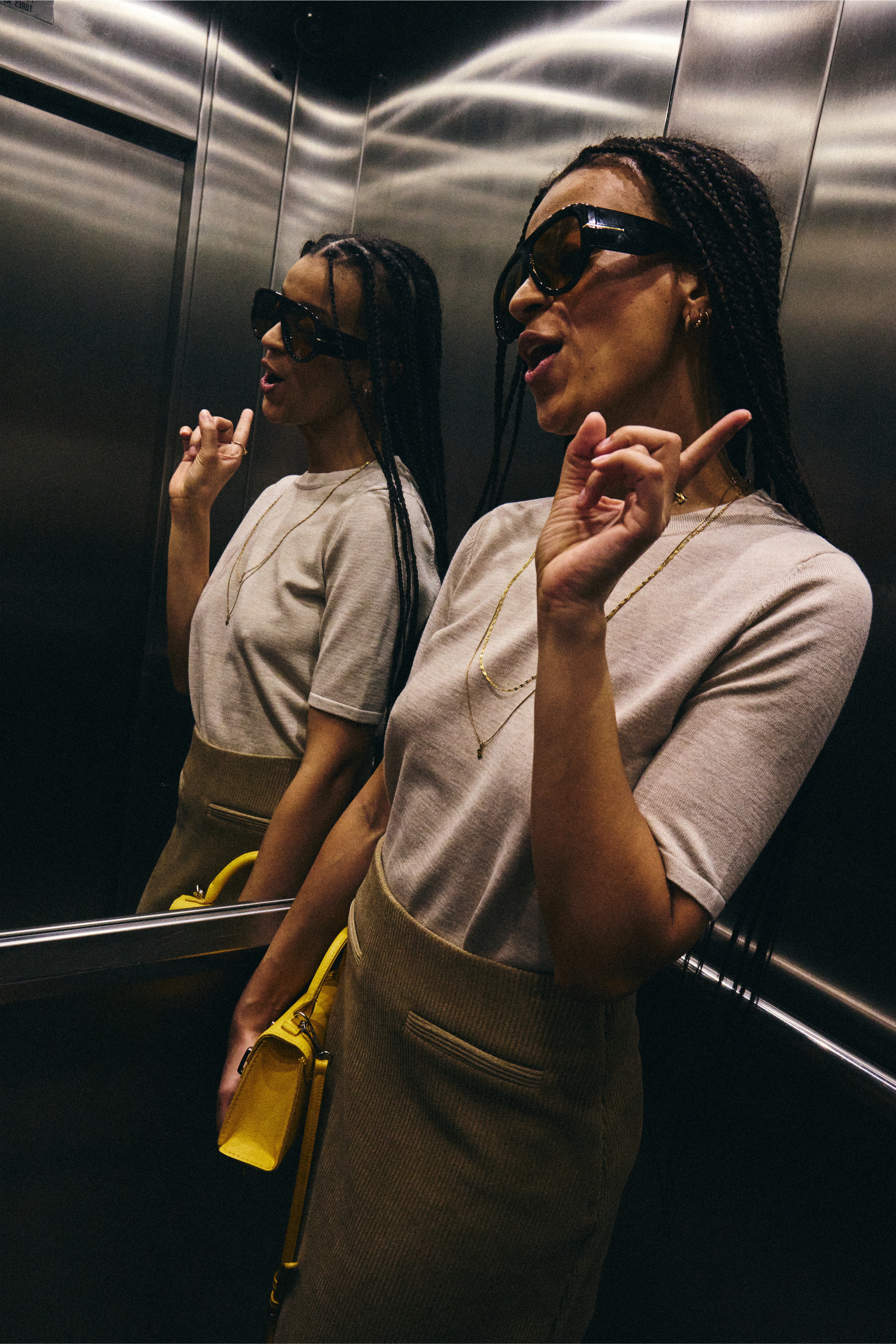 IHLULS Pullover LOCATION NONE 20125816-1304011