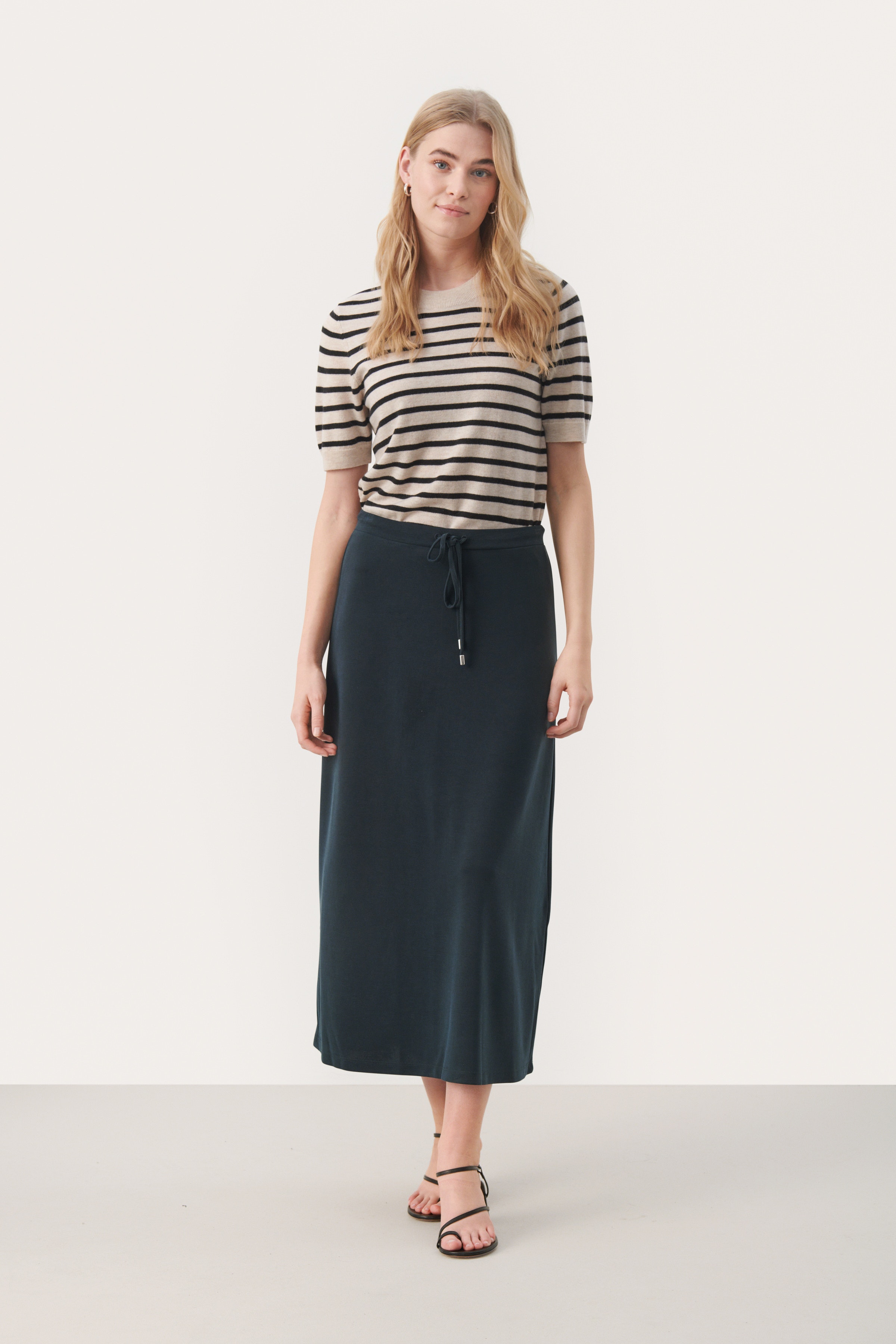 HilmaPW Lång kjol LOOKBOOK FRONT 30308710-194013