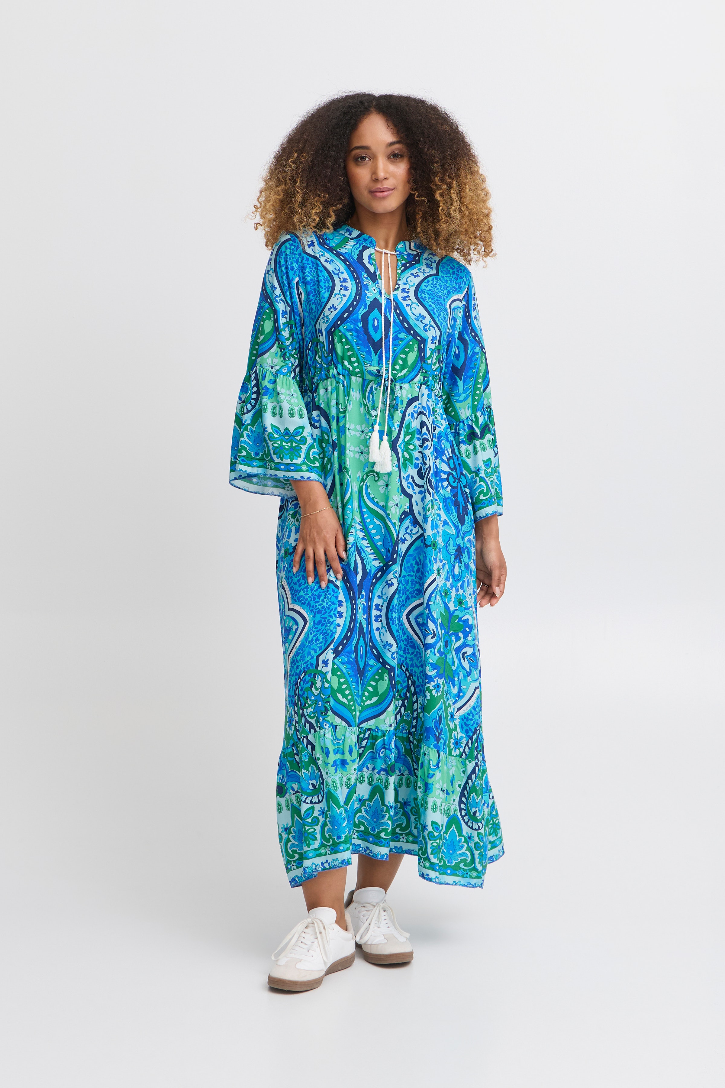 SBGELLA Kjole LOOKBOOK FRONT 22100941-174041