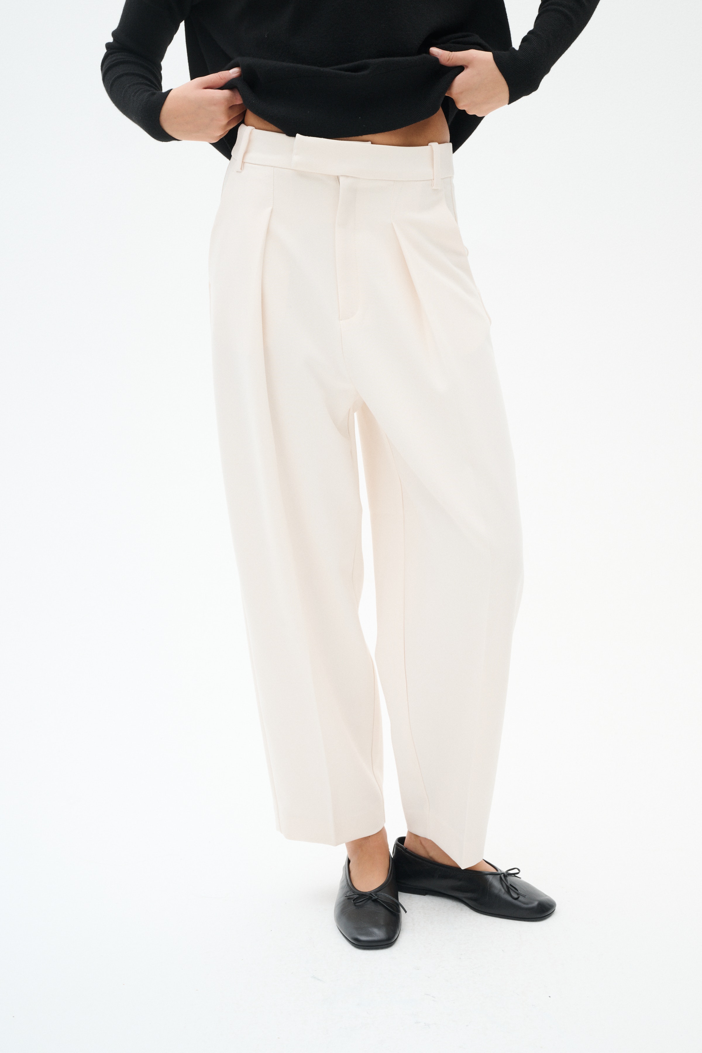 ZomaIW Barrel Trousers LOOKBOOK FRONT 30109215-120601