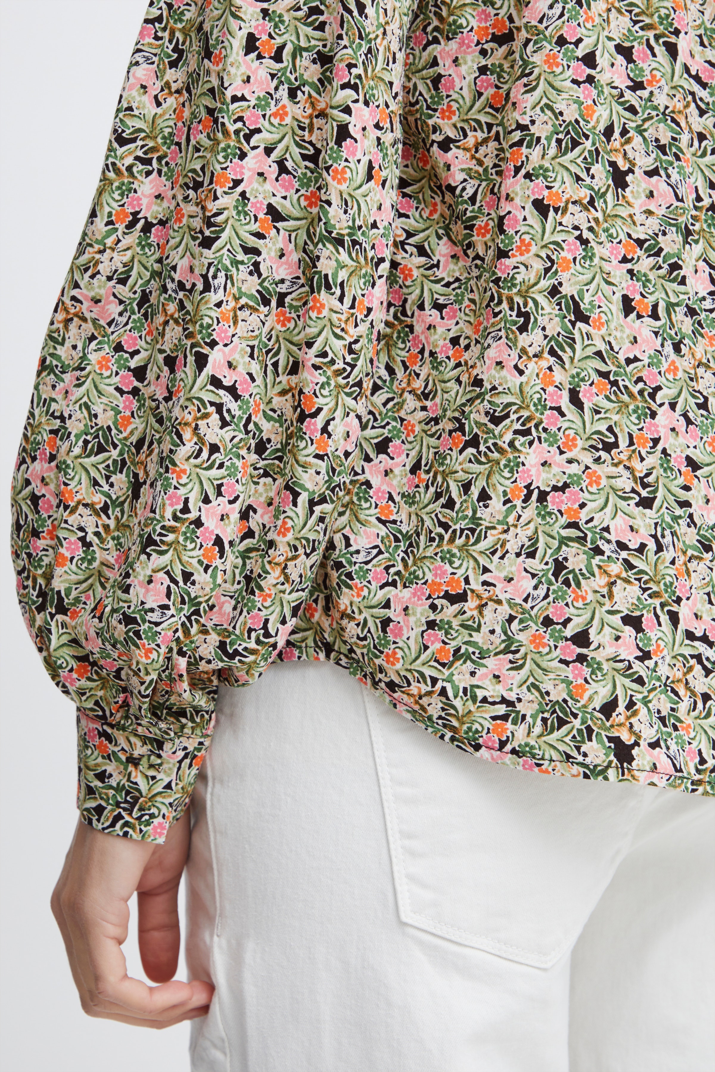 FRMALU Blus LOOKBOOK DETAIL 20612113-201856