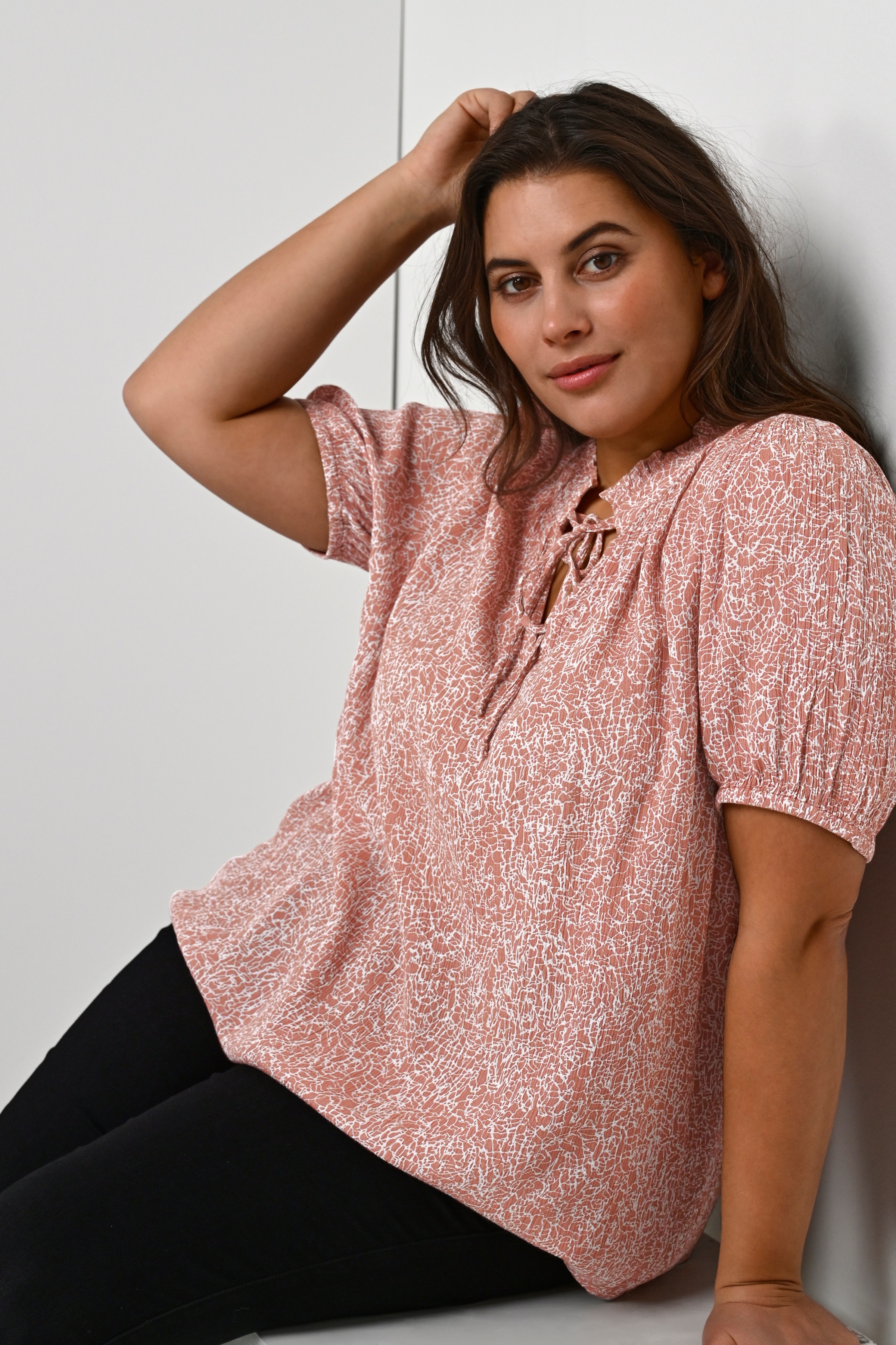 KCbera Ami Blouse with short sleeve LOOKBOOK DETAIL 10580754-102993