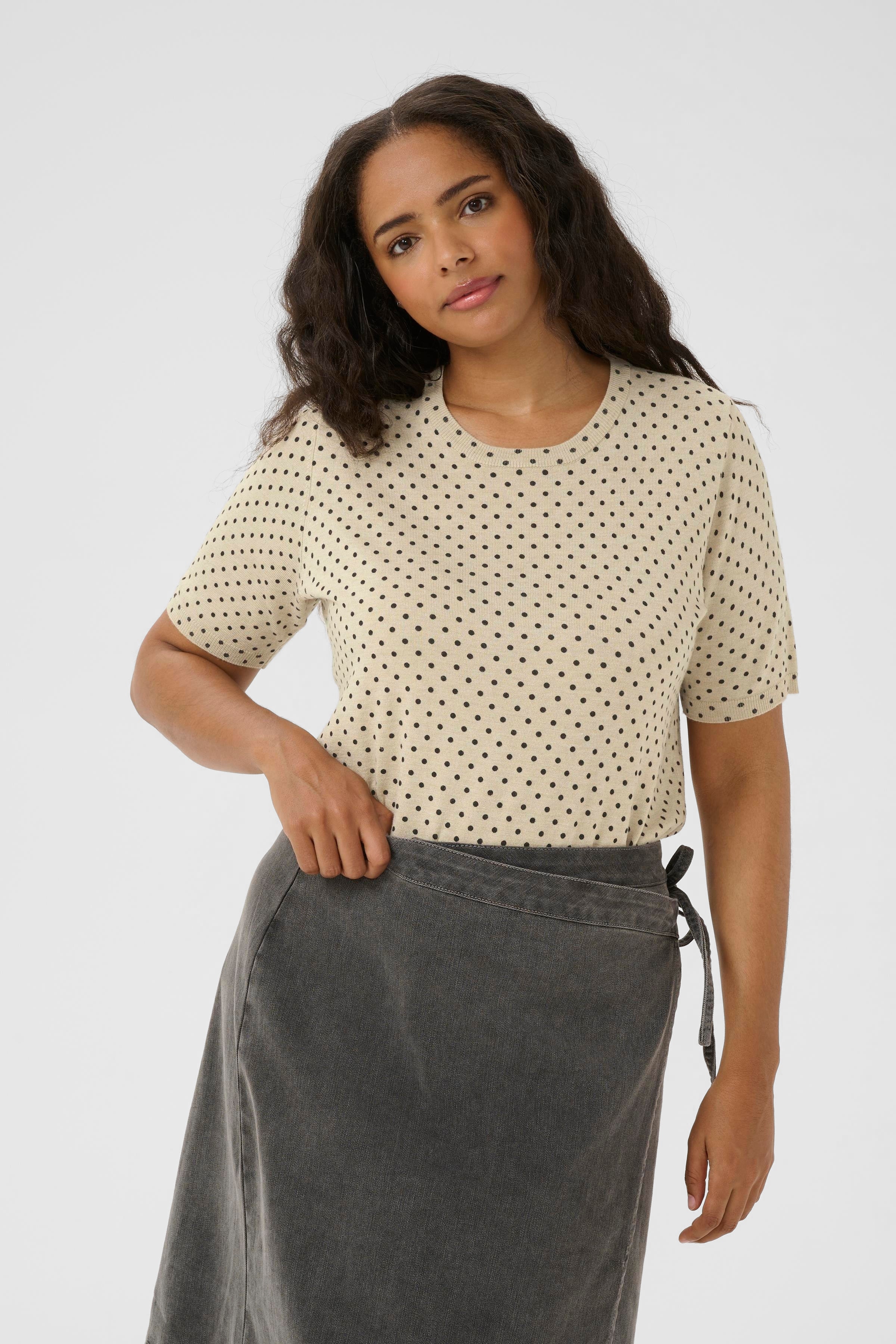 KClizzy Pullover LOOKBOOK FRONT 10582981-107928