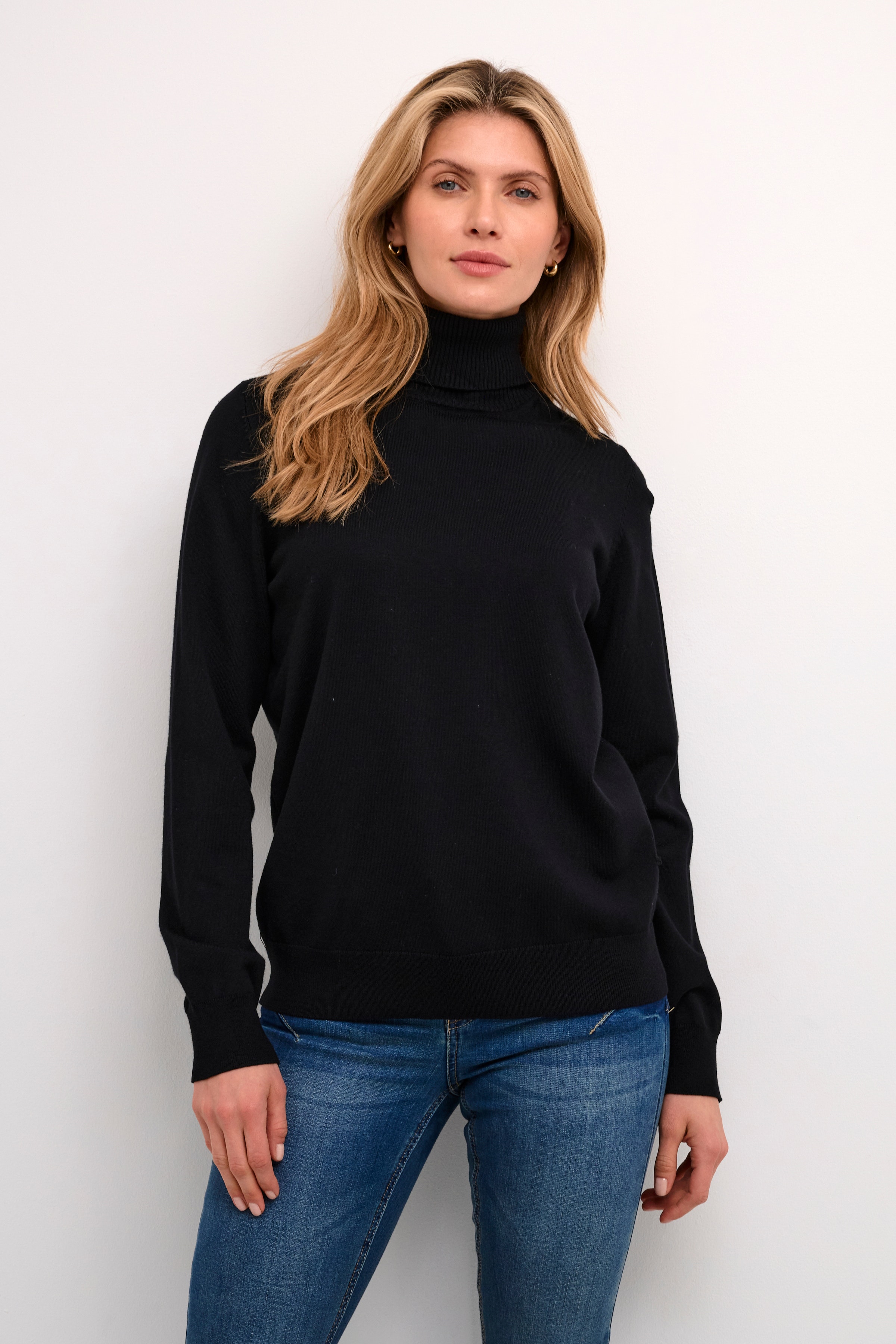 CRVillea Pullover LOOKBOOK FRONT 10612956-100120