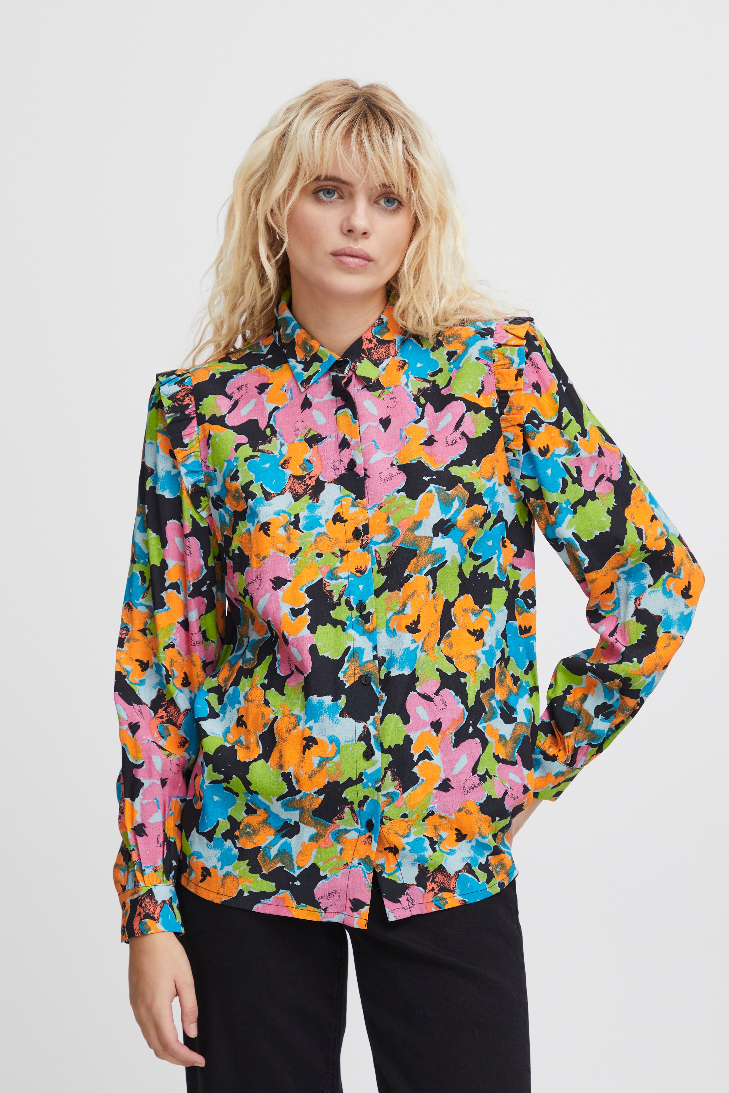 IHGANAVA Skjorte LOOKBOOK FRONT 20120379-202740