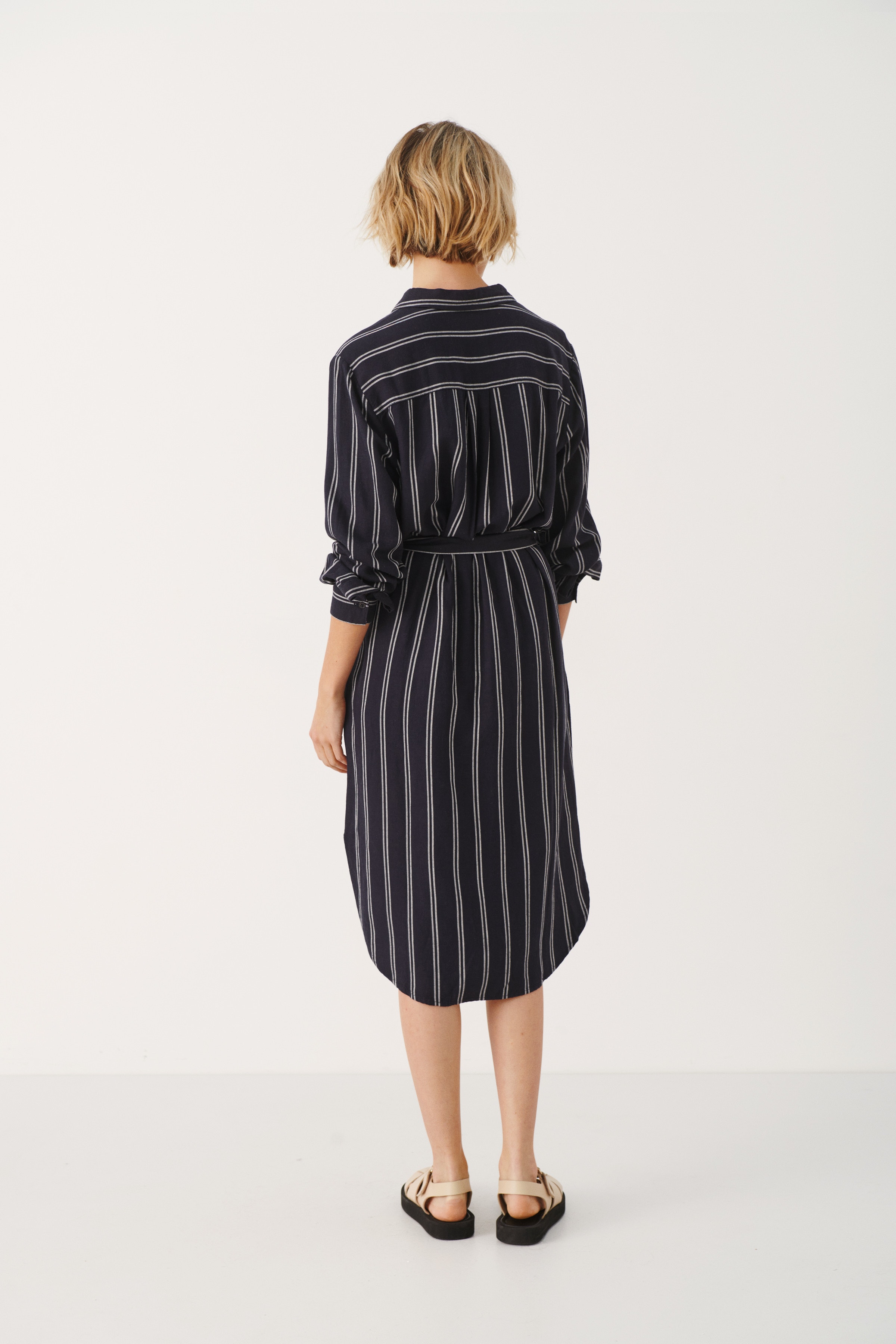 BondiePW Jurk LOOKBOOK BACK 30306767-301239