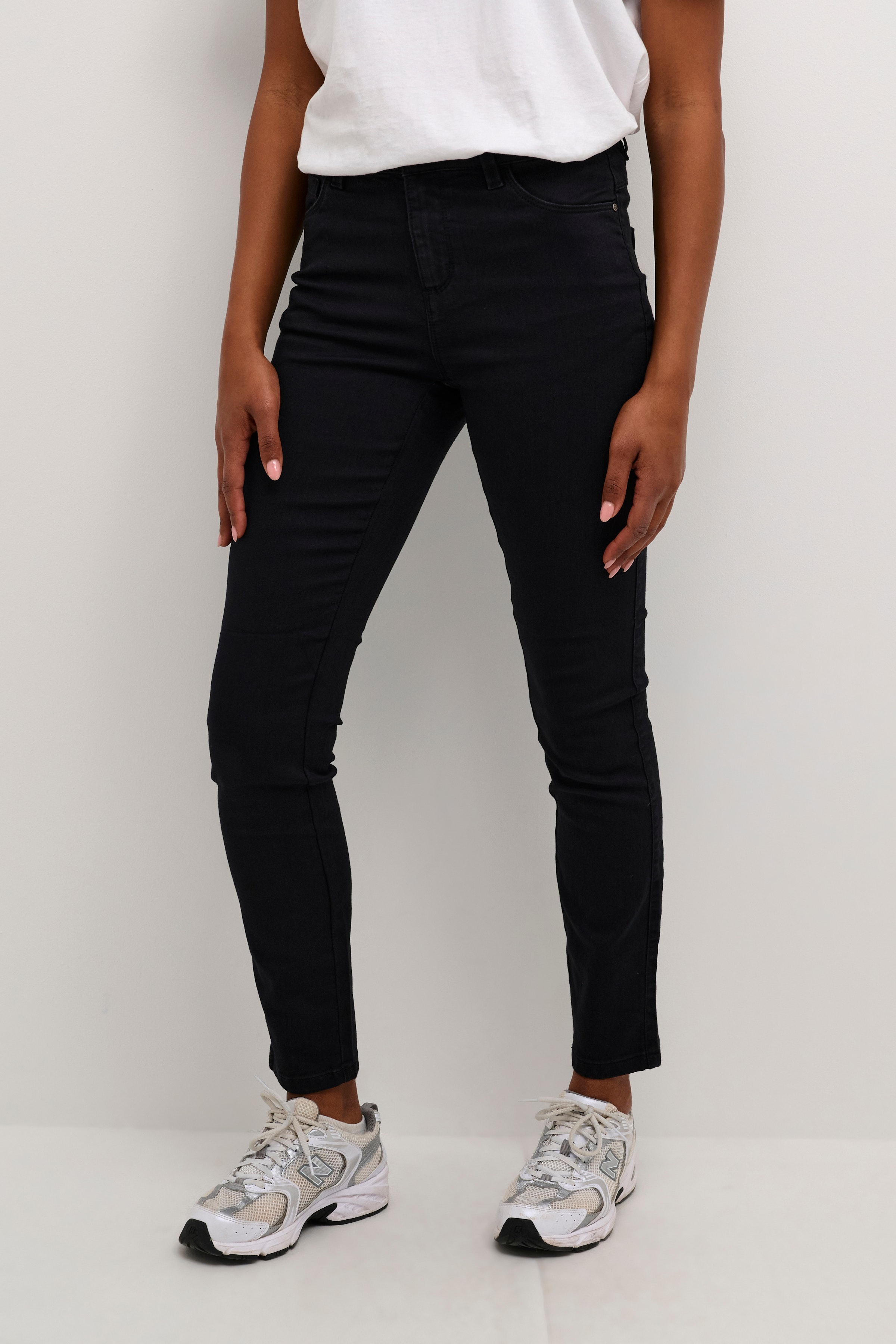 KAvicky Slim Jeans LOOKBOOK FRONT 10503761-100121