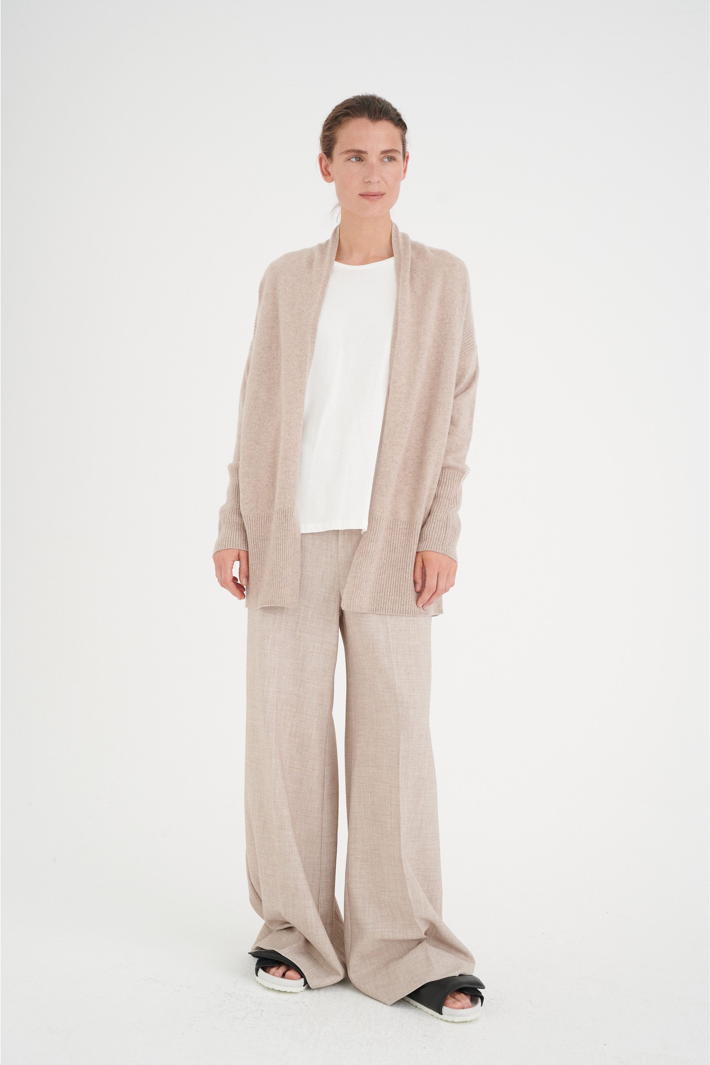 TaschIW Strikcardigan LOOKBOOK FRONT 30106694-300868