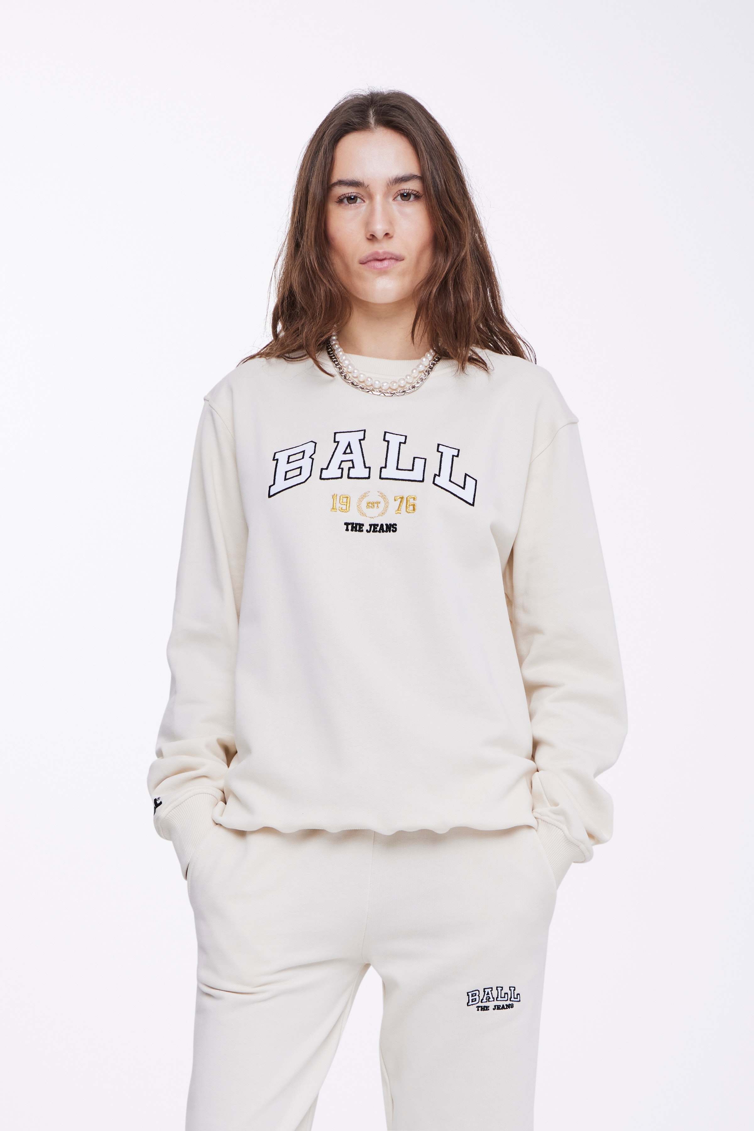 L. TAYLOR SWEATSHIRT LOOKBOOK FRONT 50400052-110602