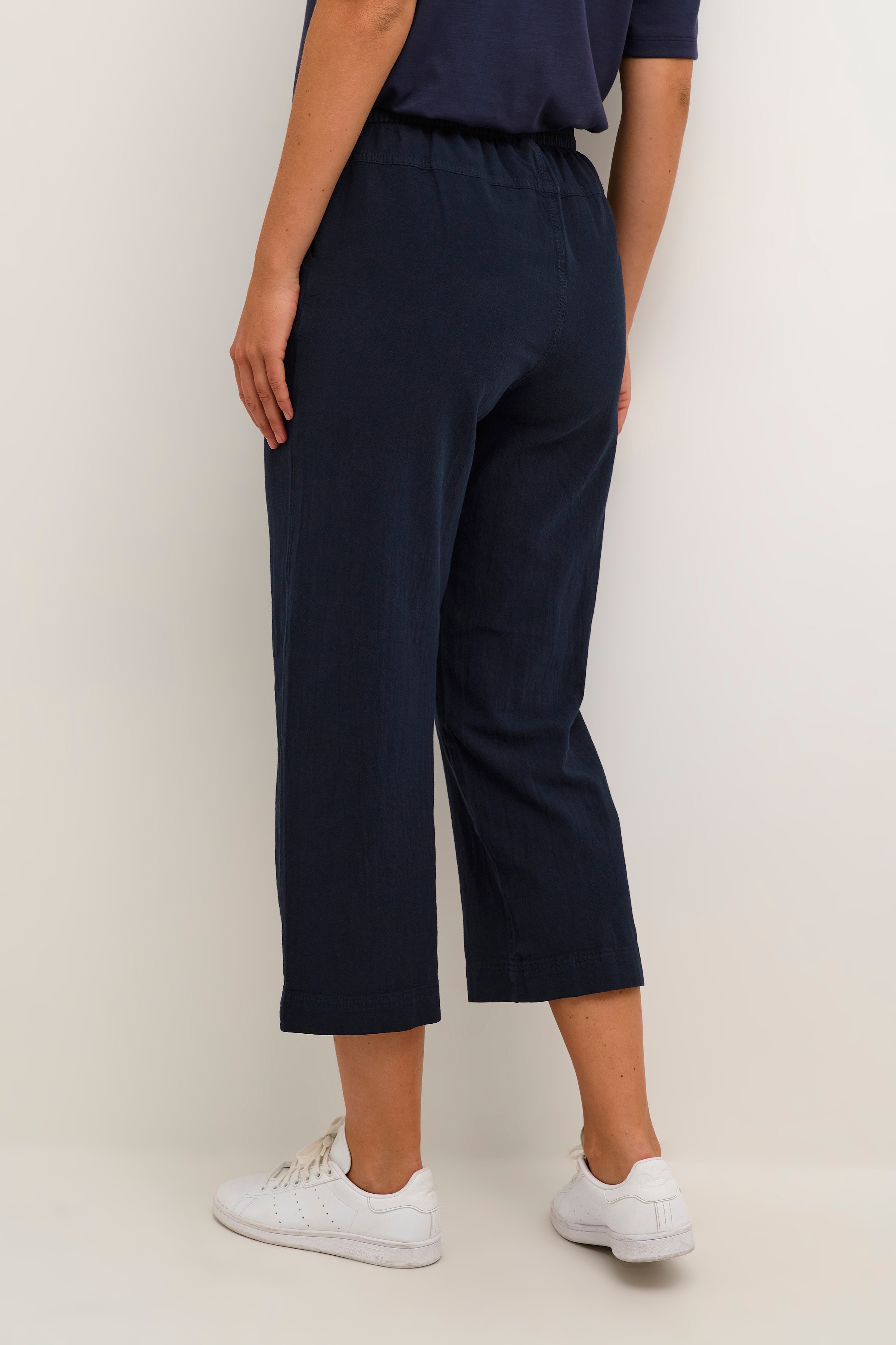 KAnaya Trousers LOOKBOOK BACK 10507418-194020