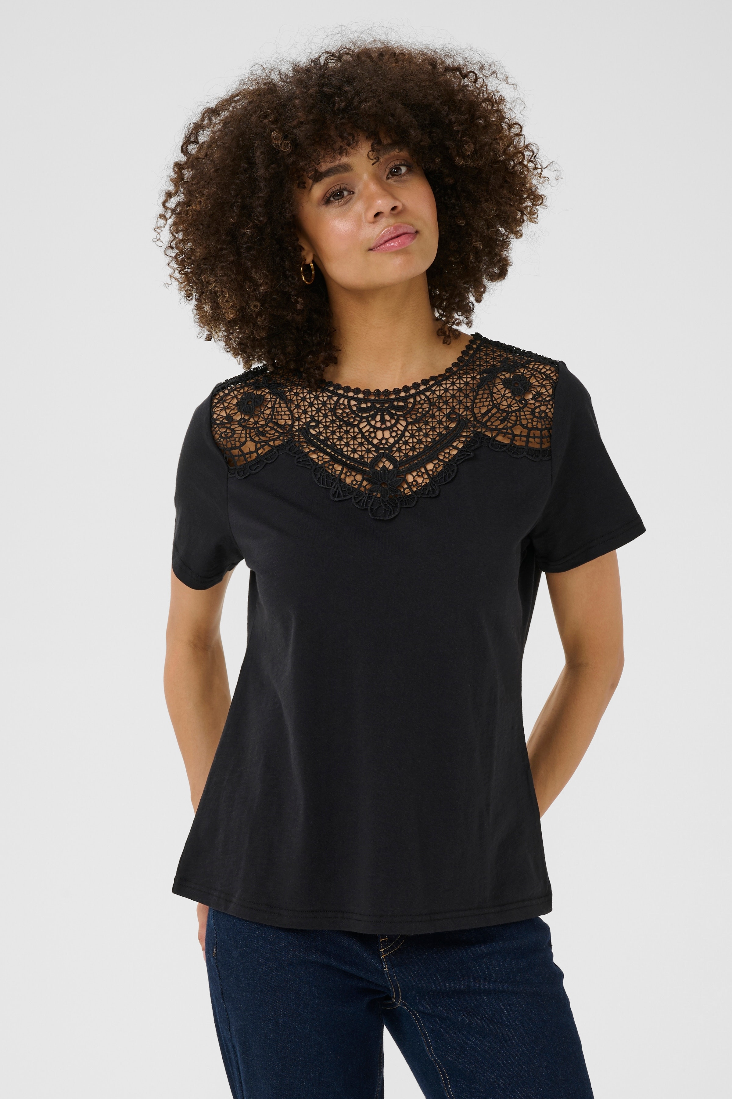 CUxandra T-shirt LOOKBOOK FRONT 50111503-500012