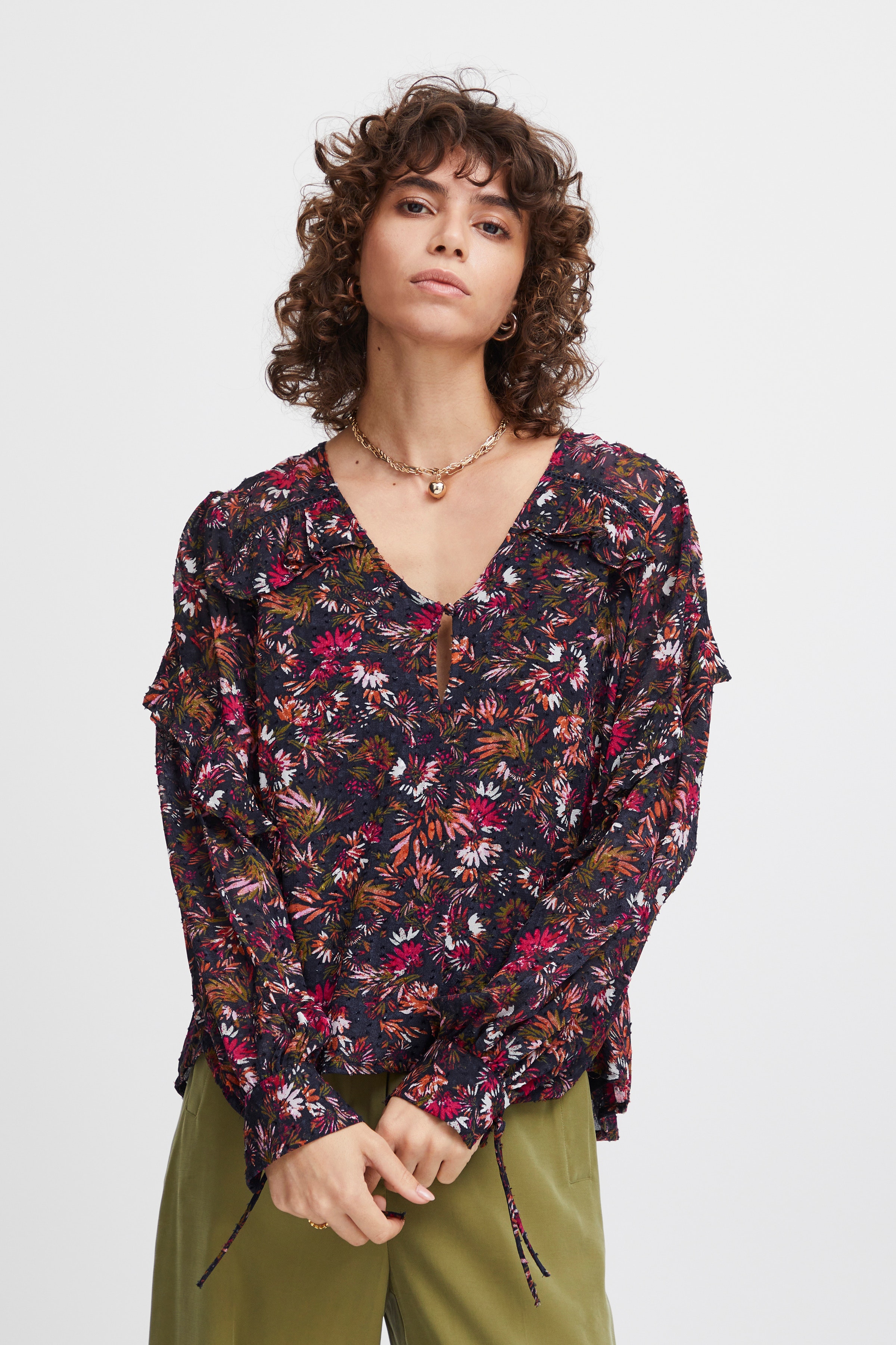 IRHANNA Blouse LOOKBOOK FRONT 20119465-202388