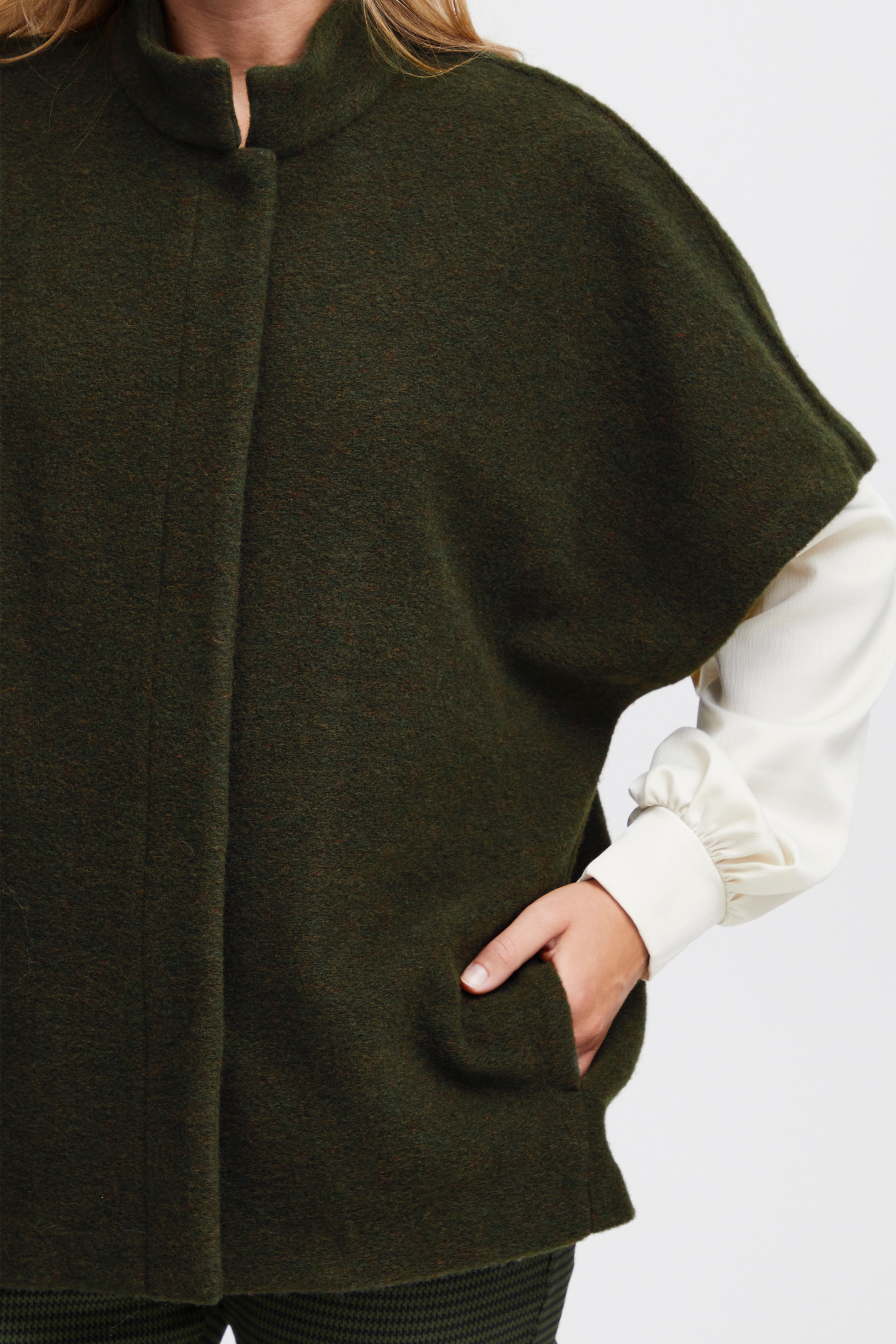 FREVA Waistcoat LOOKBOOK DETAIL 20612747-1904191