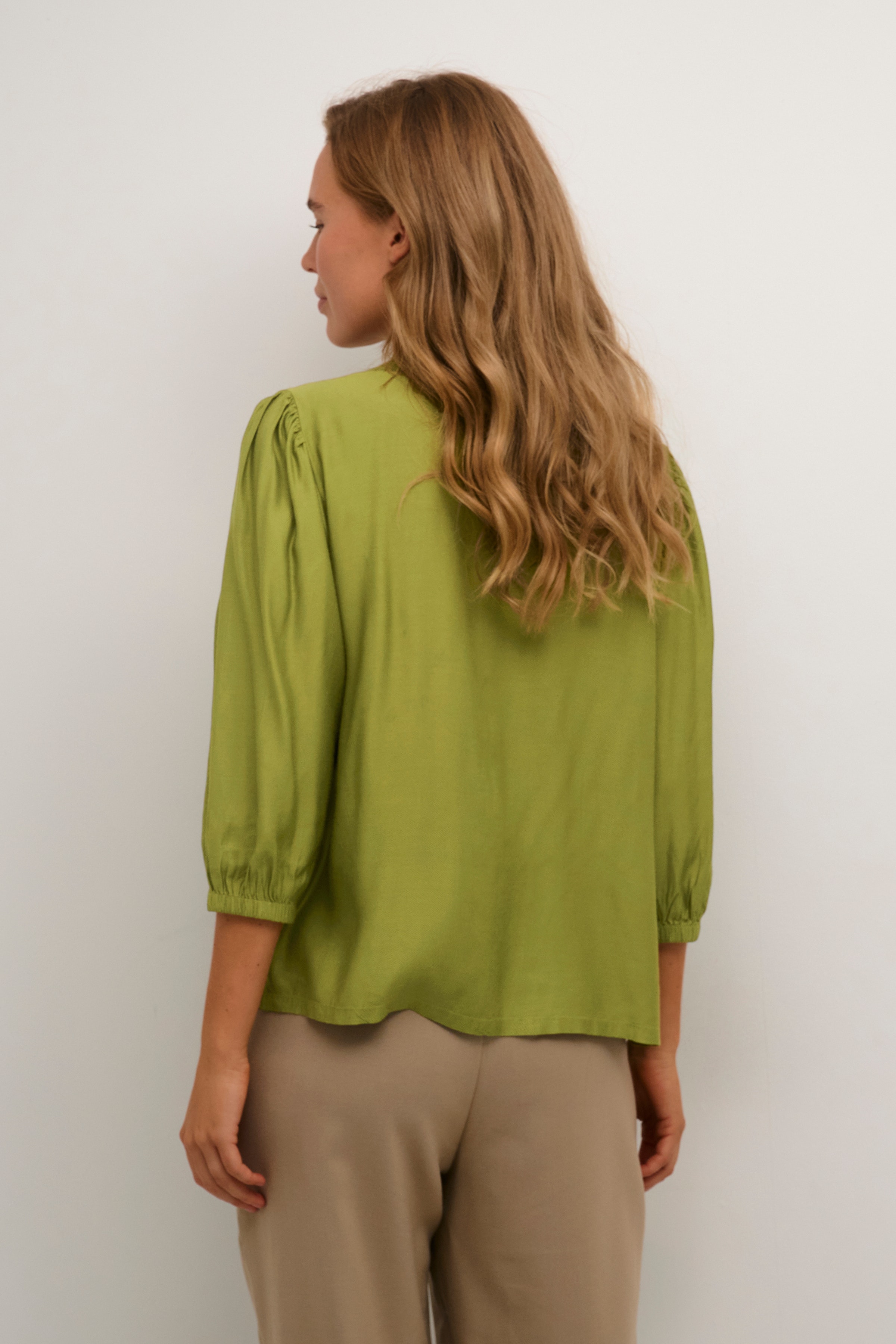 KAdahlia Blouse LOOKBOOK BACK 10508408-180435