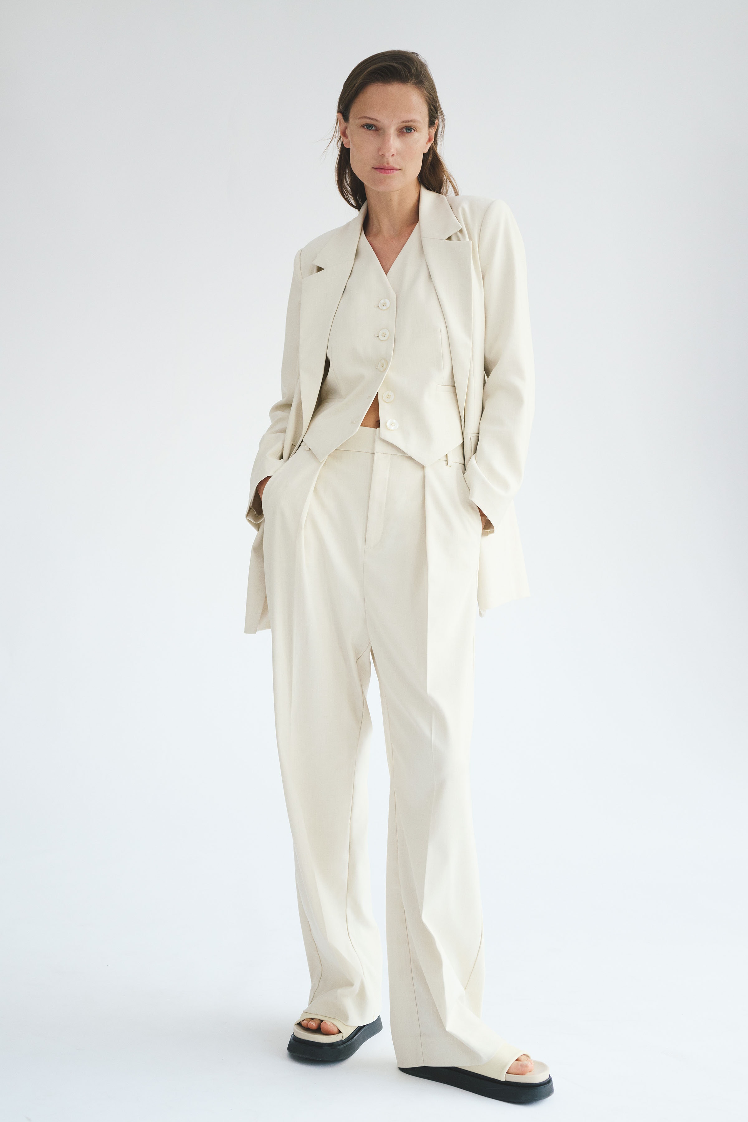 KyrahIW Vest LOCATION NONE 30108182-1200001