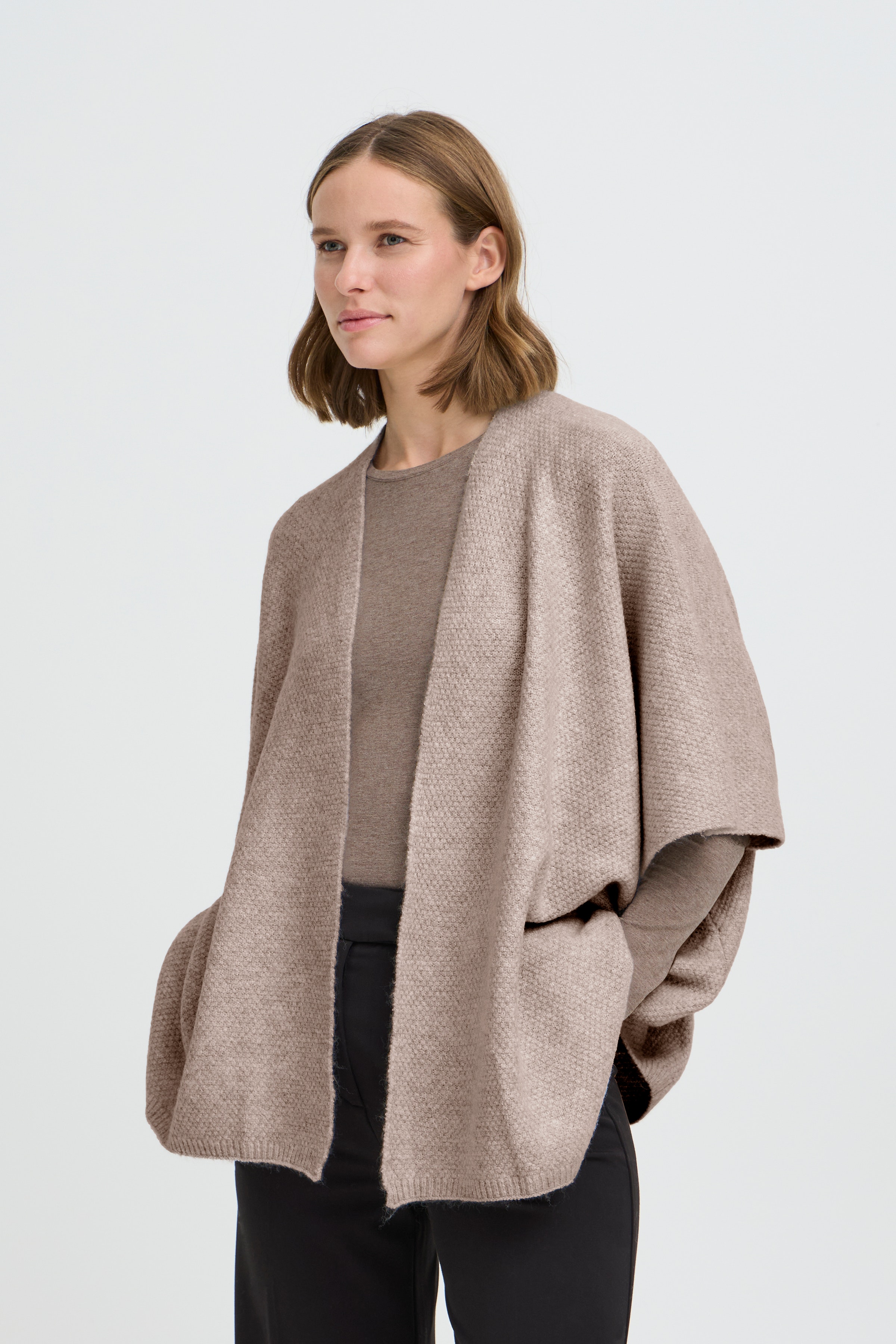 BYVILKO Kappe LOOKBOOK FRONT 20817254-1613051