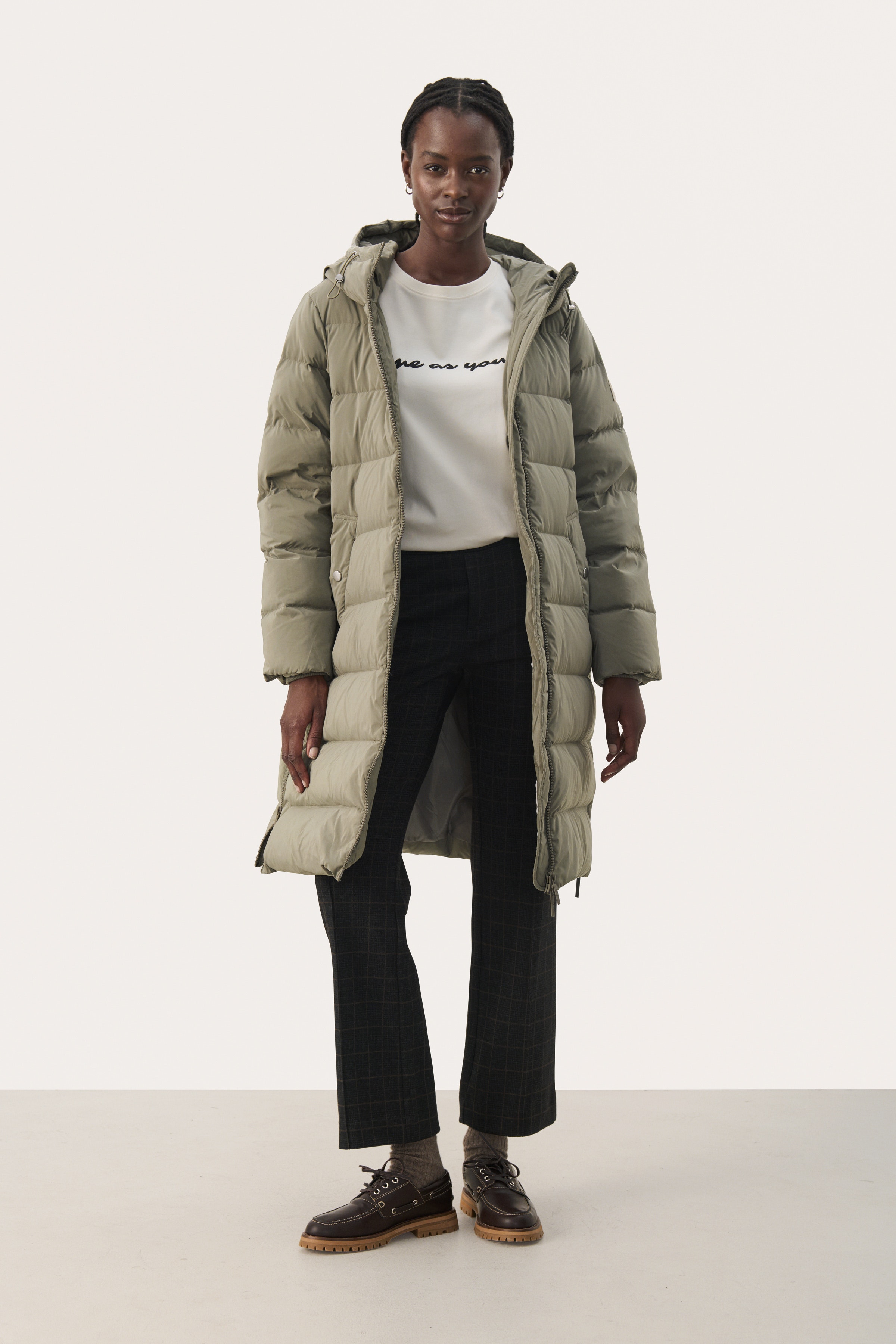 LidysPW Mantel LOOKBOOK FRONT 30309307-180516