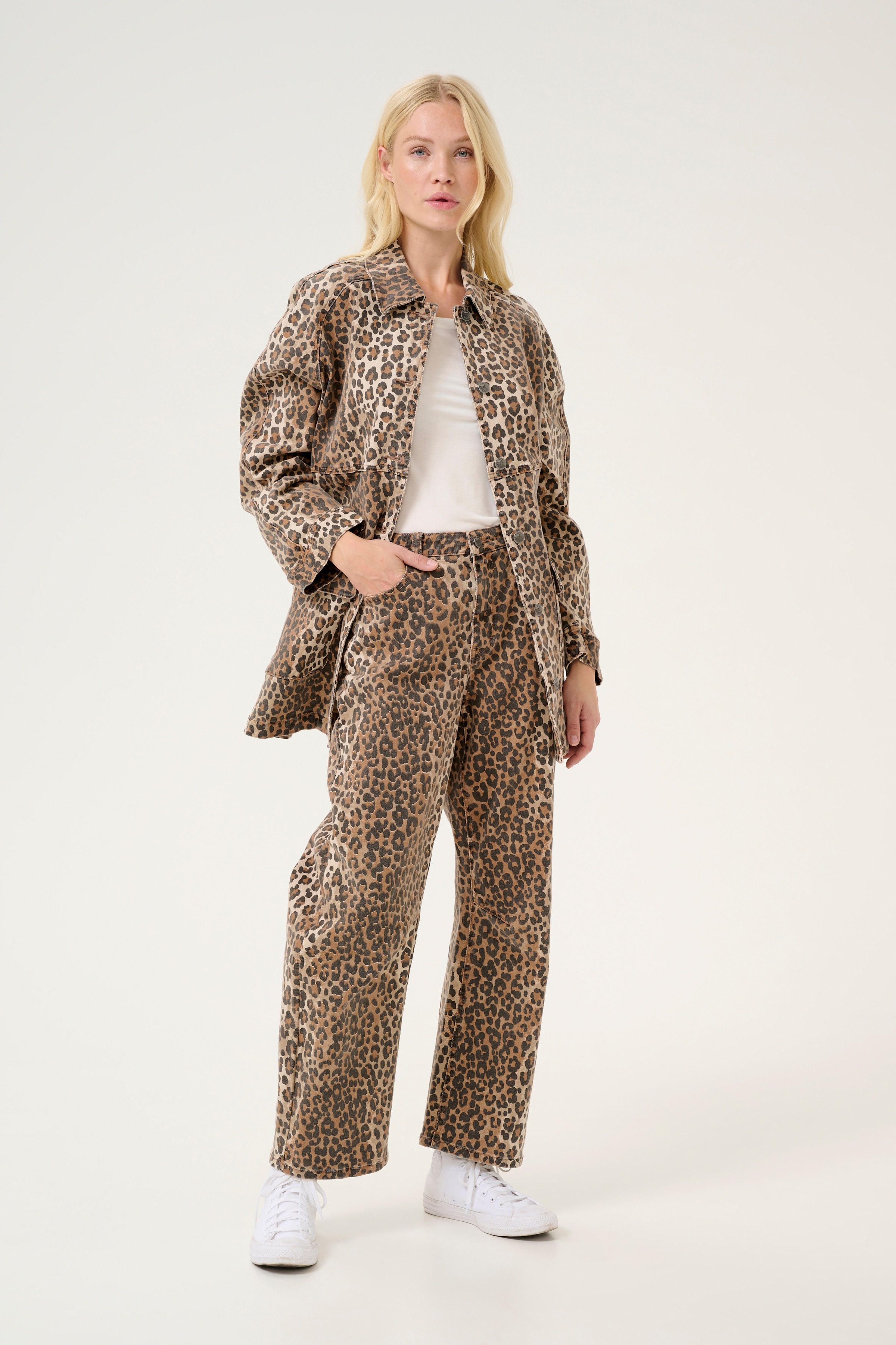 CUaliena Barrel Leopardbukser LOOKBOOK FRONT 50111655-107355