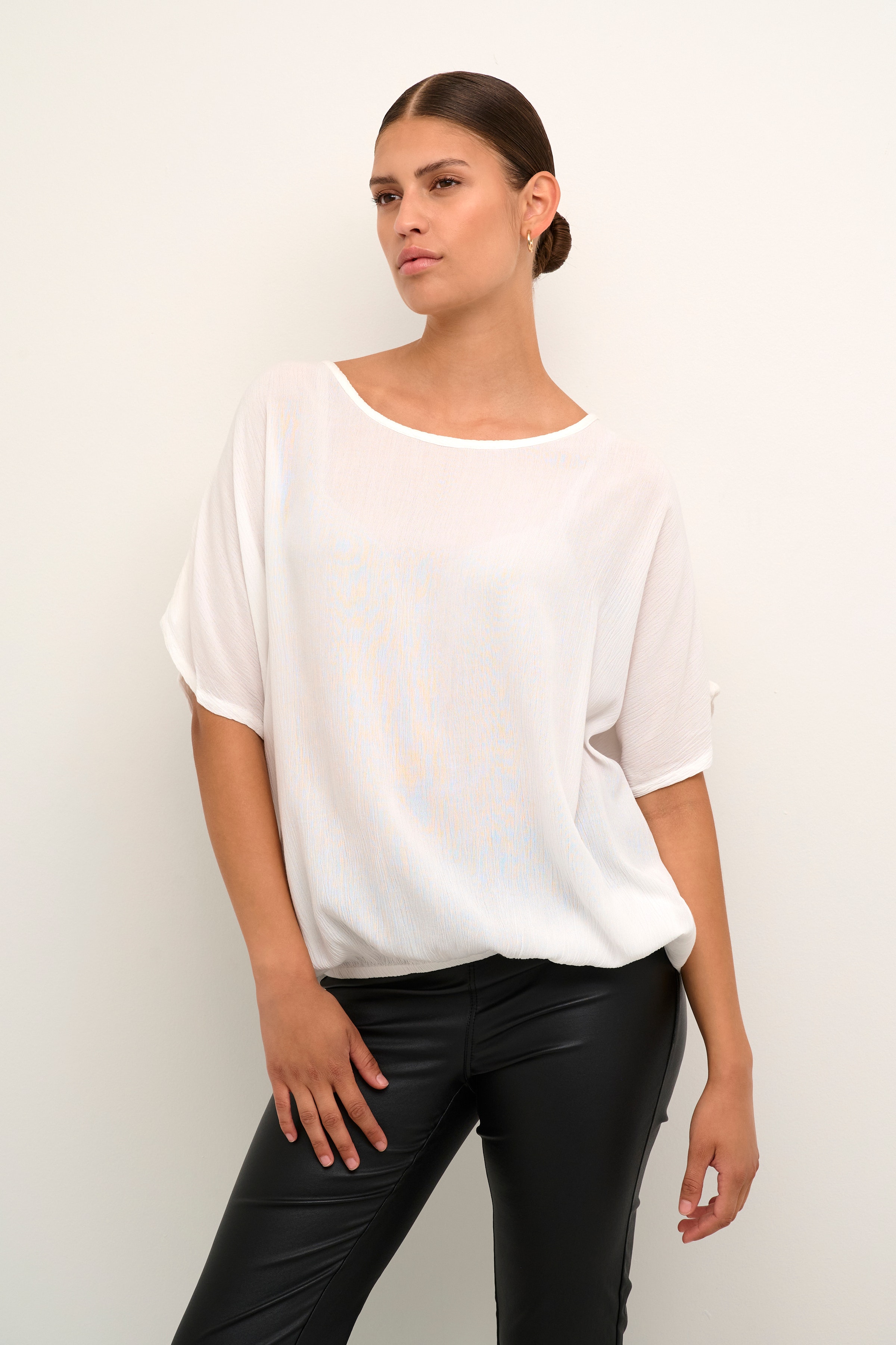 KAamber Blouse LOOKBOOK FRONT 10500781-50003