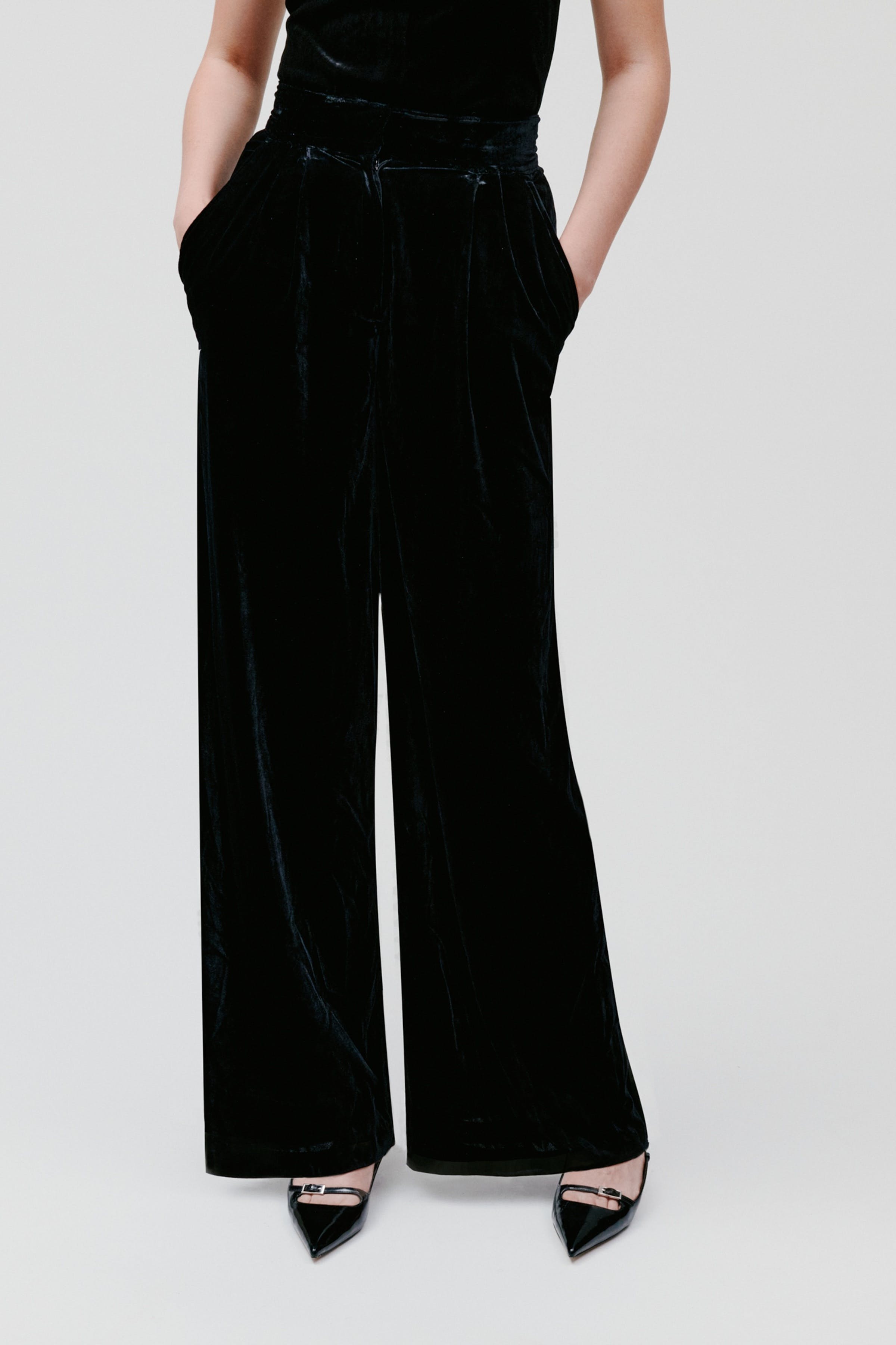 PRESCILLIA Trousers LOOKBOOK FRONT 30600525-BK999