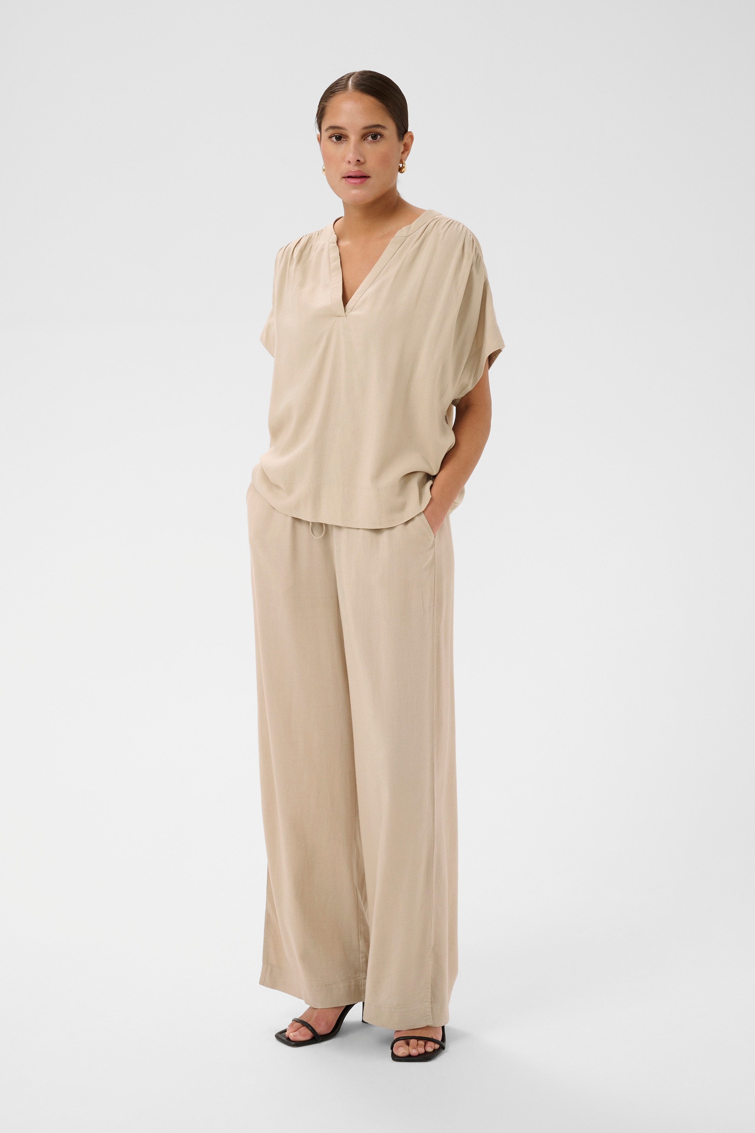 KAmilia Top aus Leinen LOOKBOOK FRONT 10509670-151305