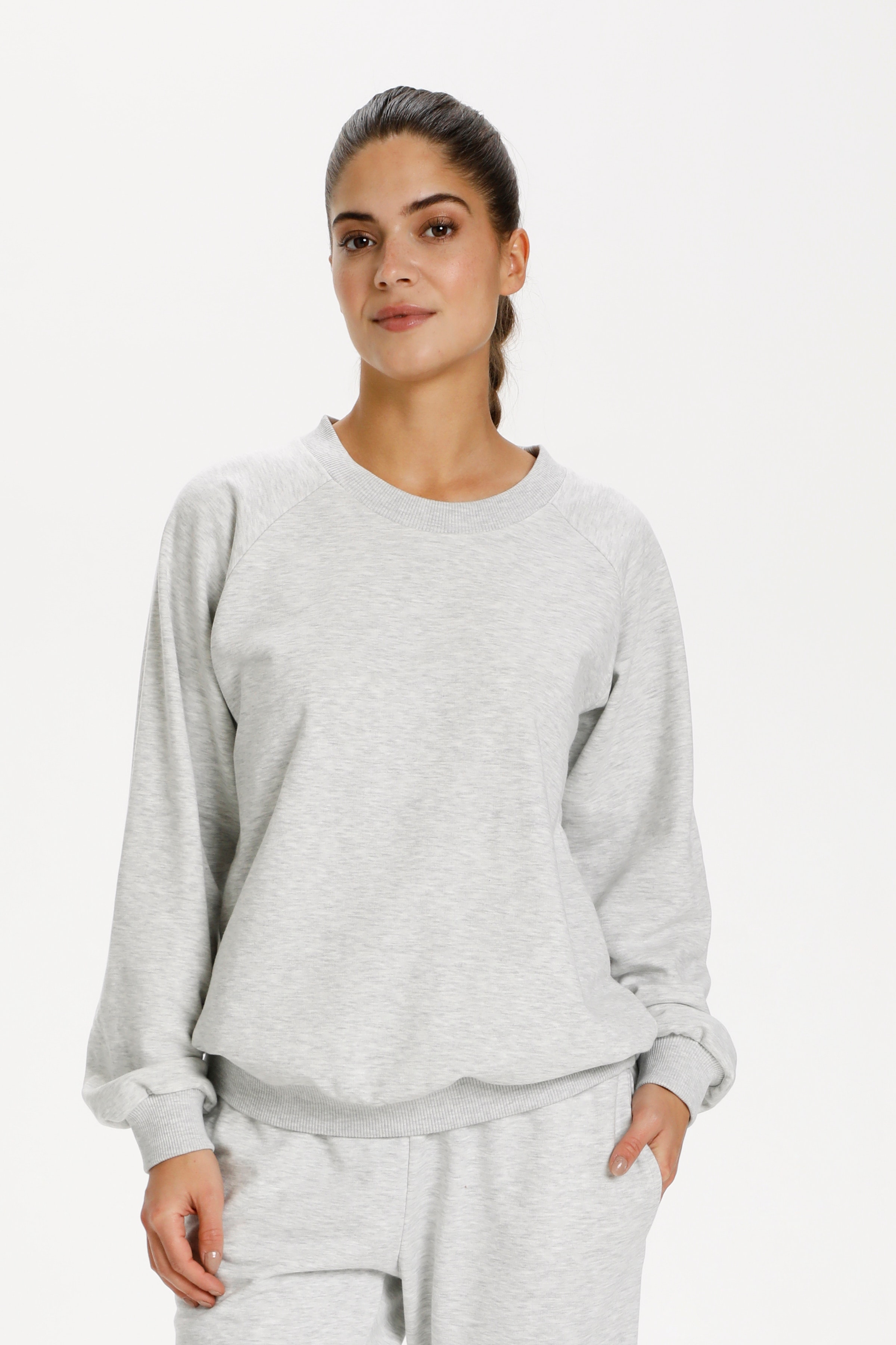 KAbess Sweatshirt  LOOKBOOK FRONT 10505867-100126