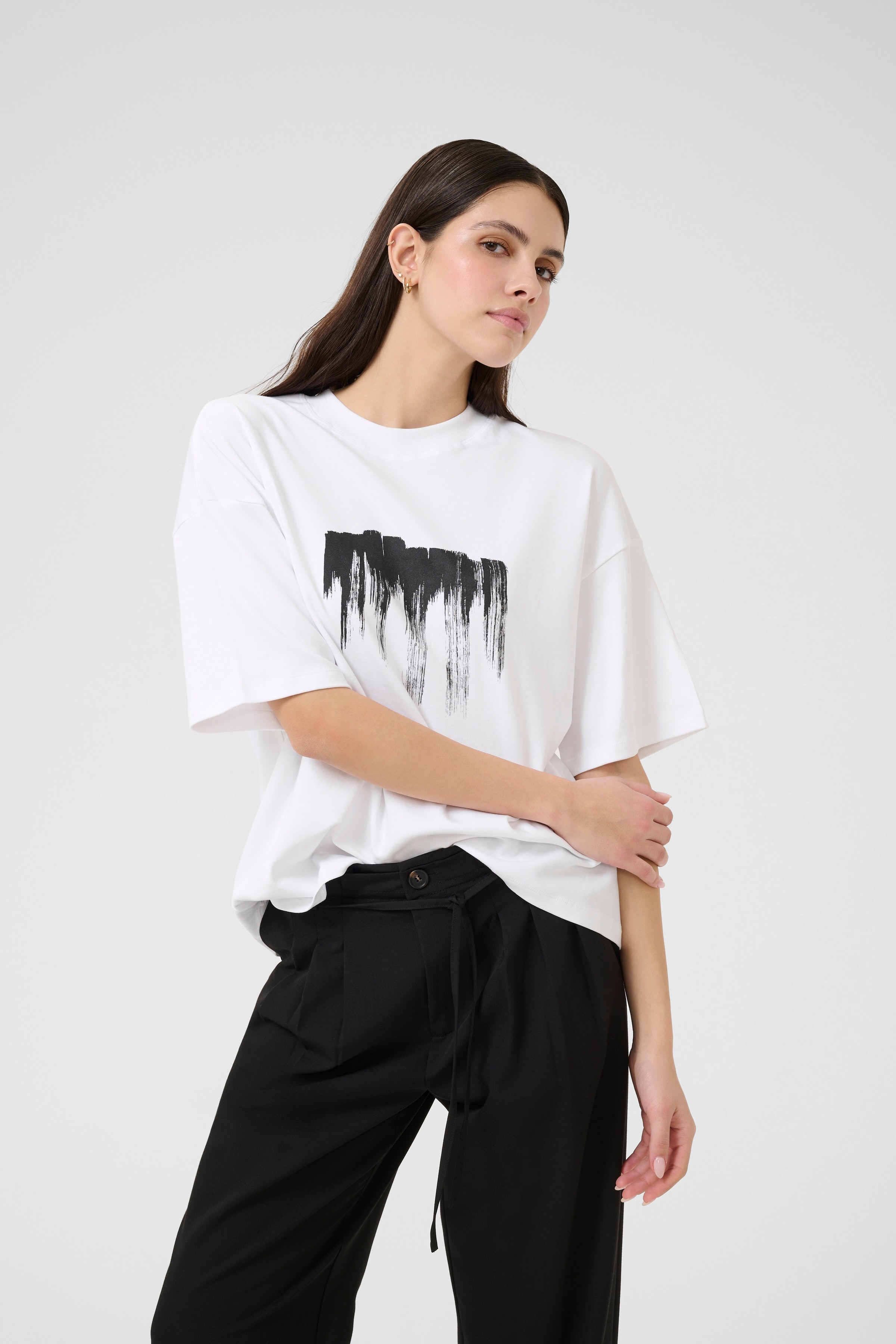 OlenaKB T-shirt LOOKBOOK FRONT 10104975-110601