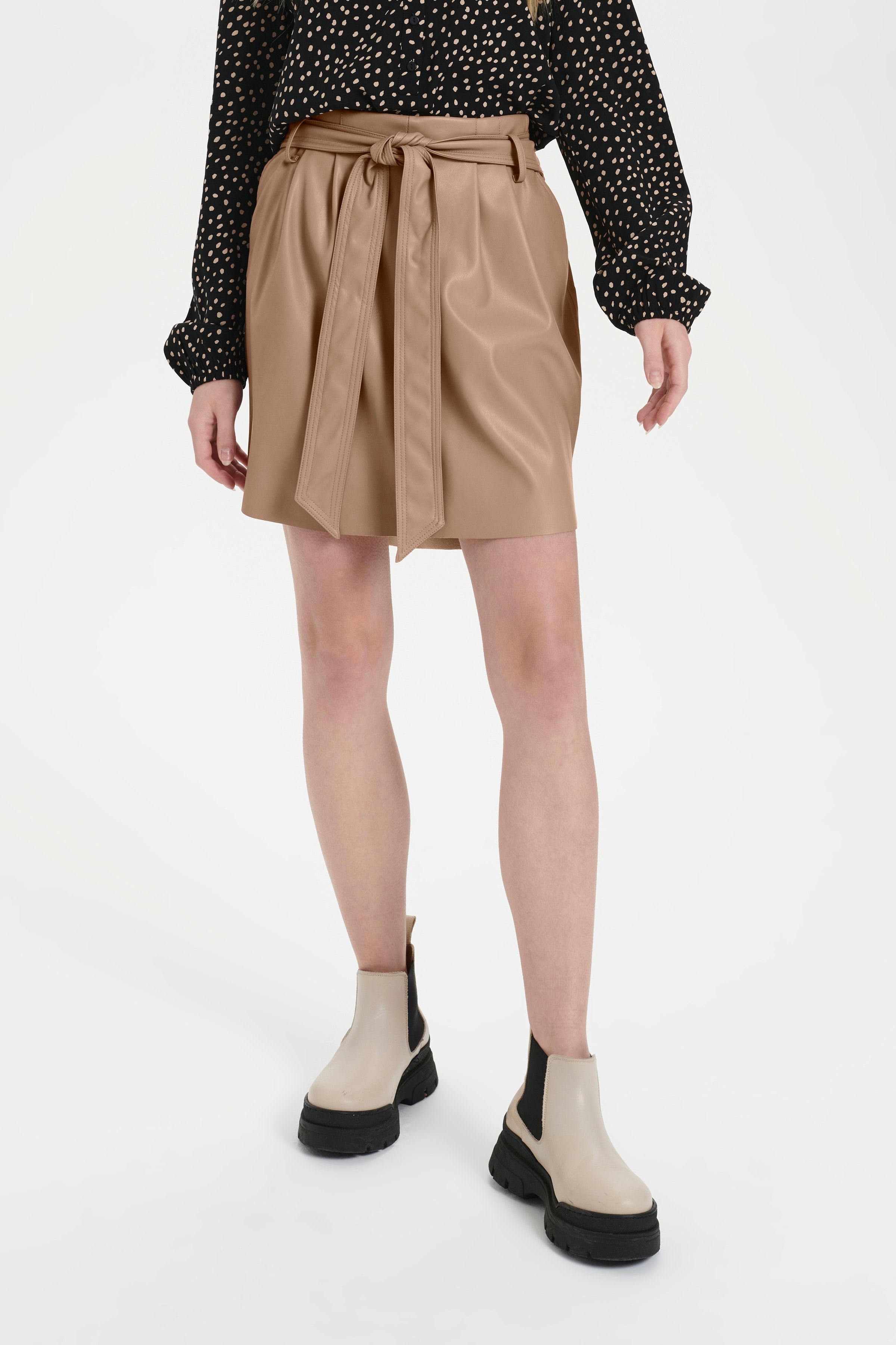 CandreaSZ Kjol LOOKBOOK FRONT 30511339-171418