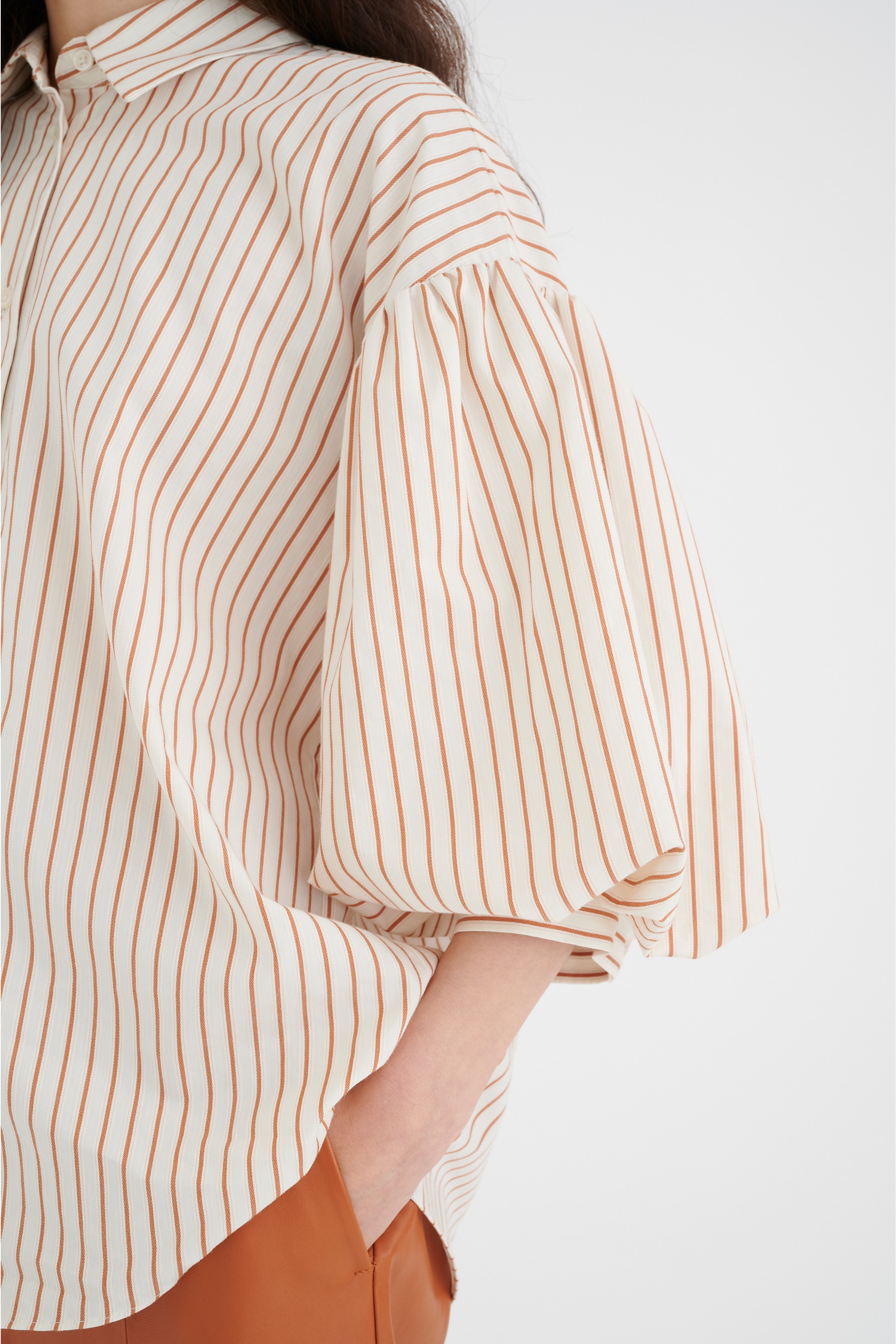 YokoIW Shirt  LOOKBOOK DETAIL 30106414-300804