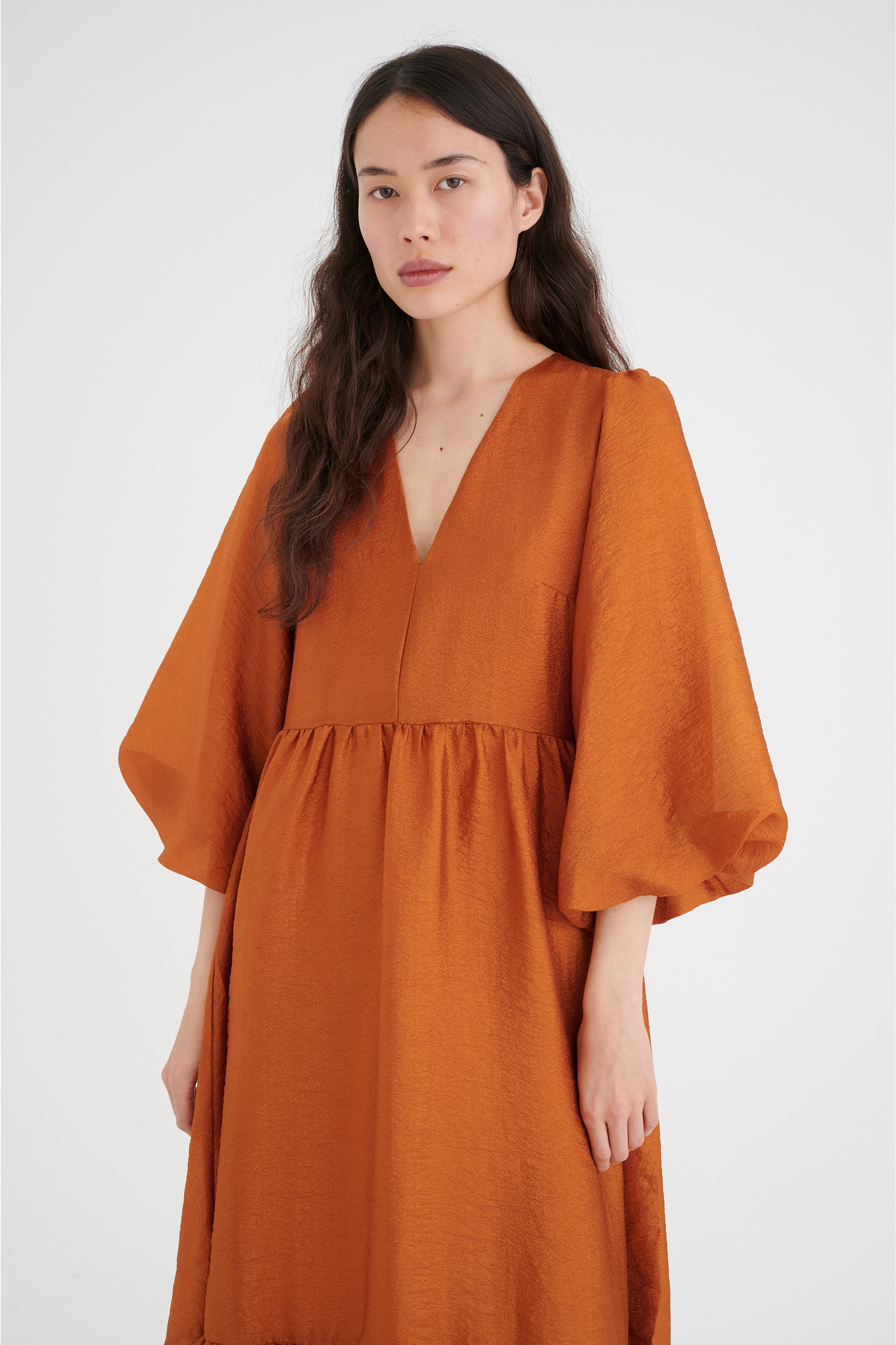 YivaIW Klänning LOOKBOOK FRONT 30106426-171340