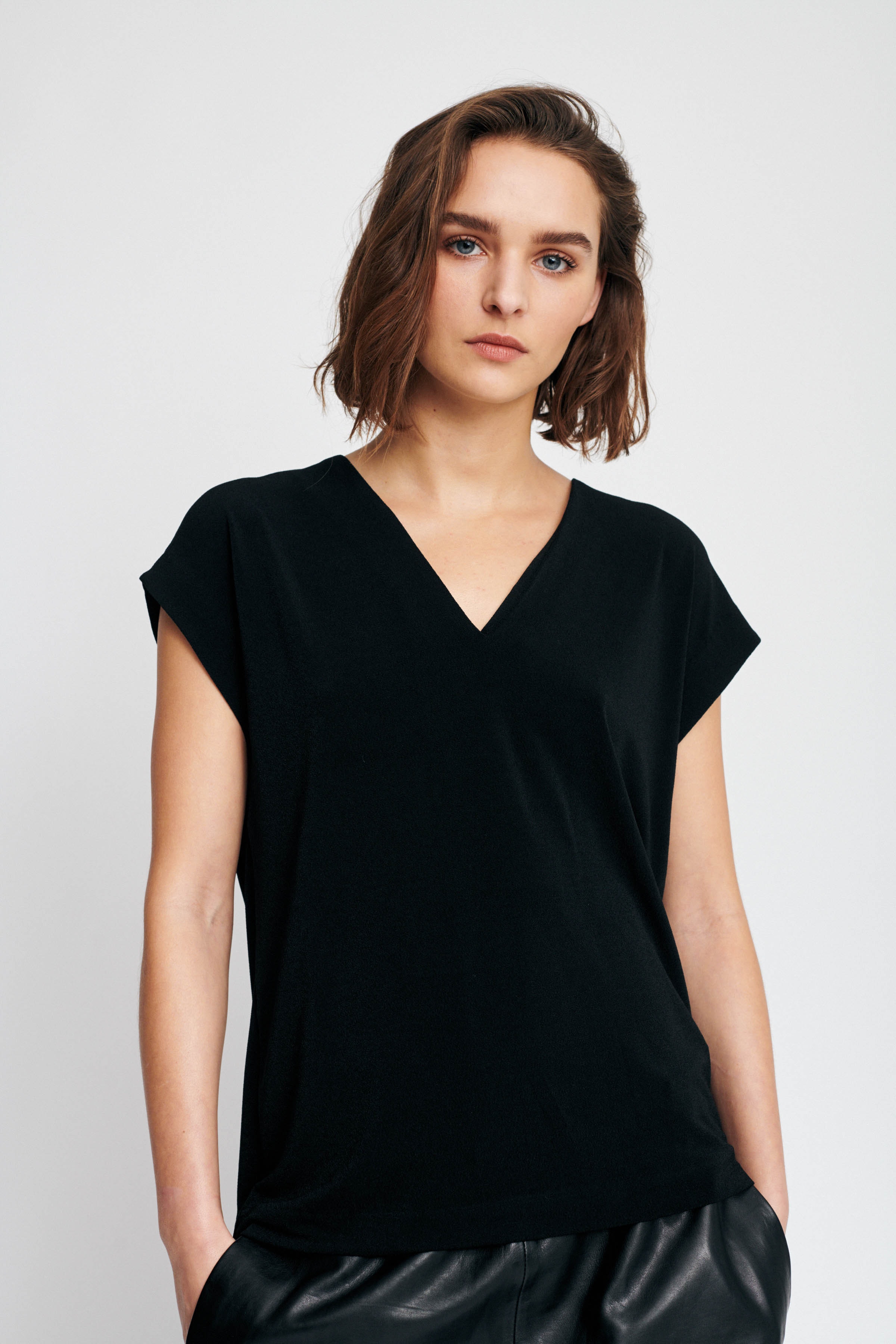 Short sleeved t-shirt LOOKBOOK DETAIL 30104317-10050