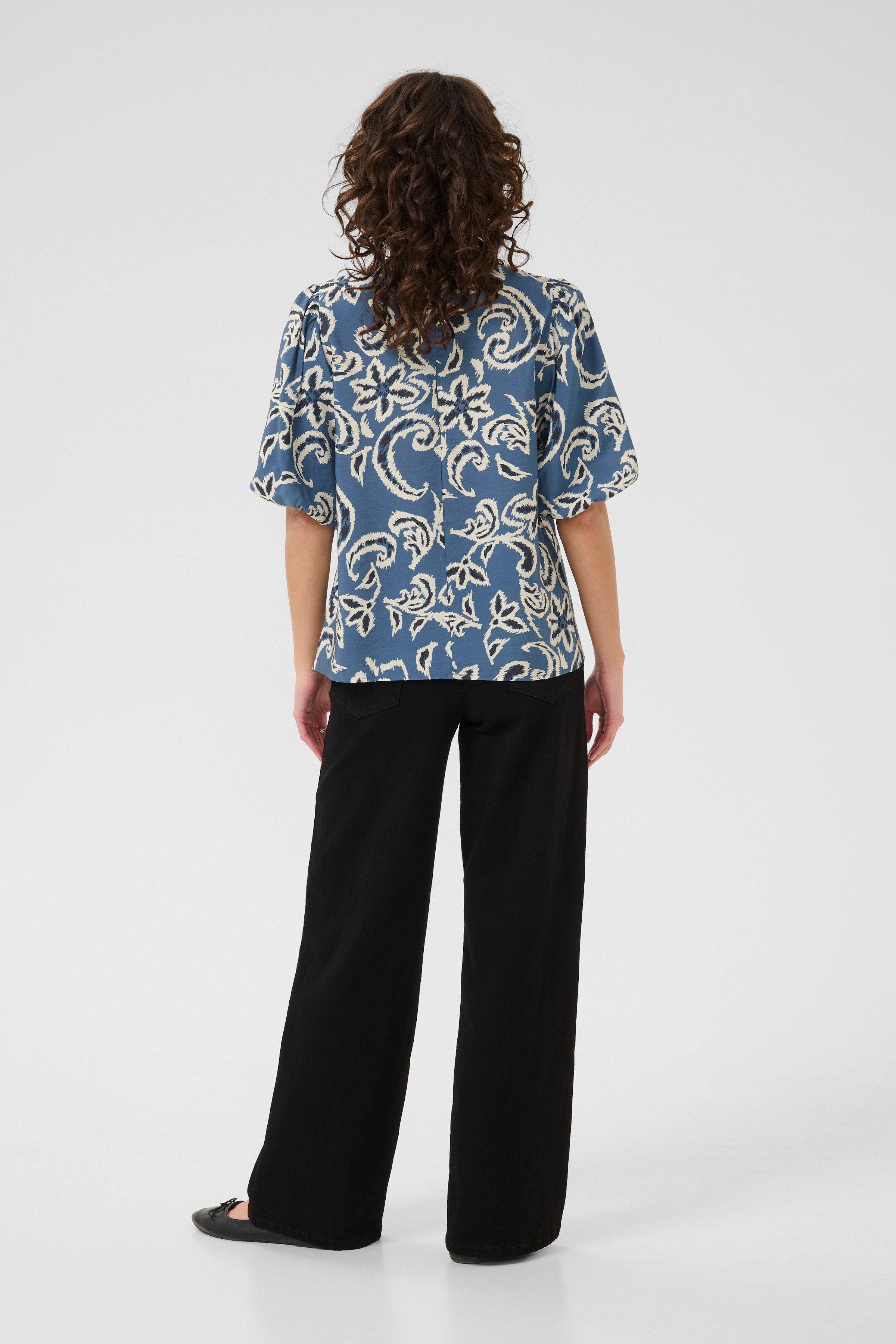 KAdahlia Blouse LOOKBOOK BACK 10510569-108221