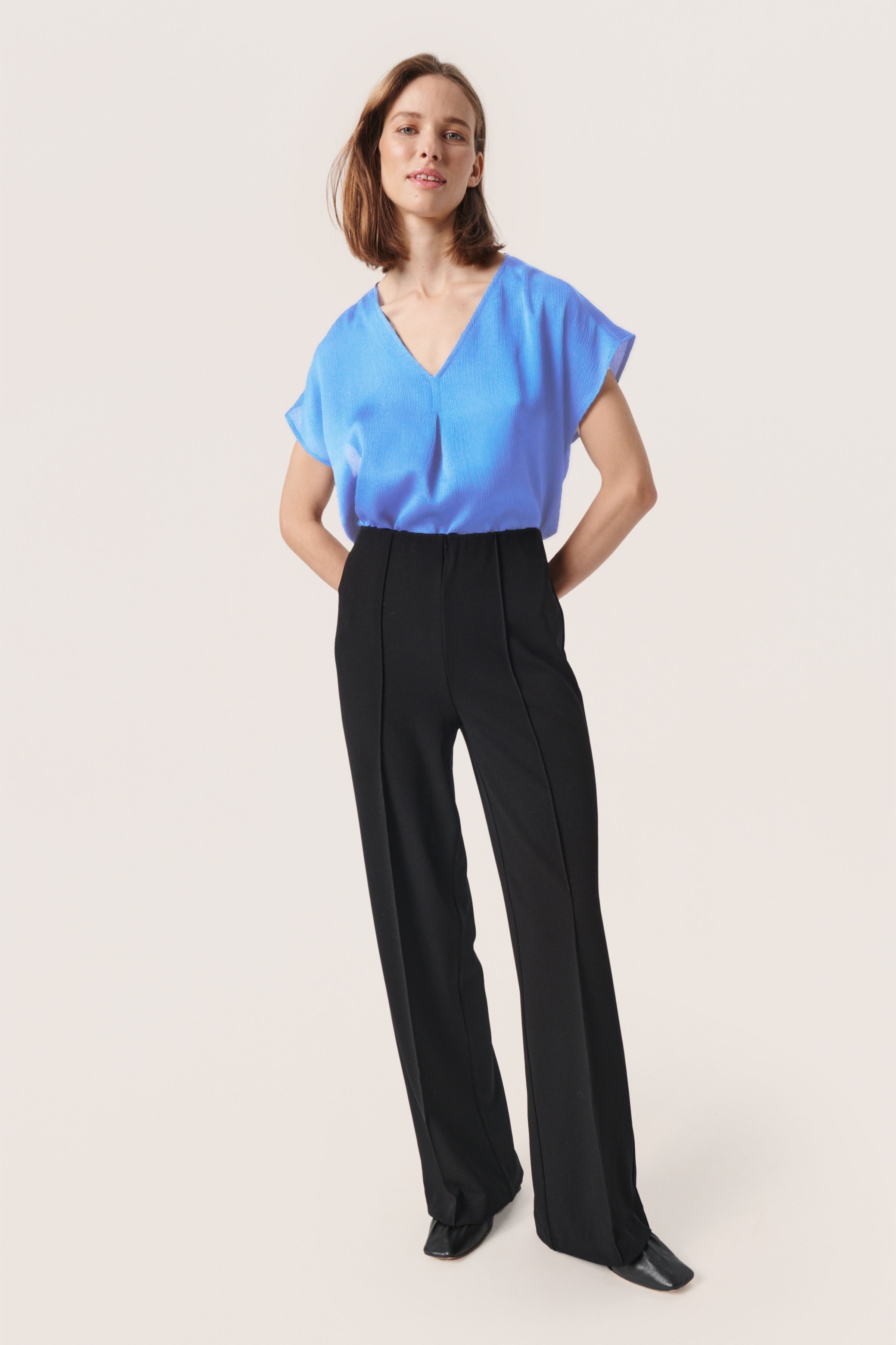 SLJessabell Top LOOKBOOK FRONT 30408341-184043