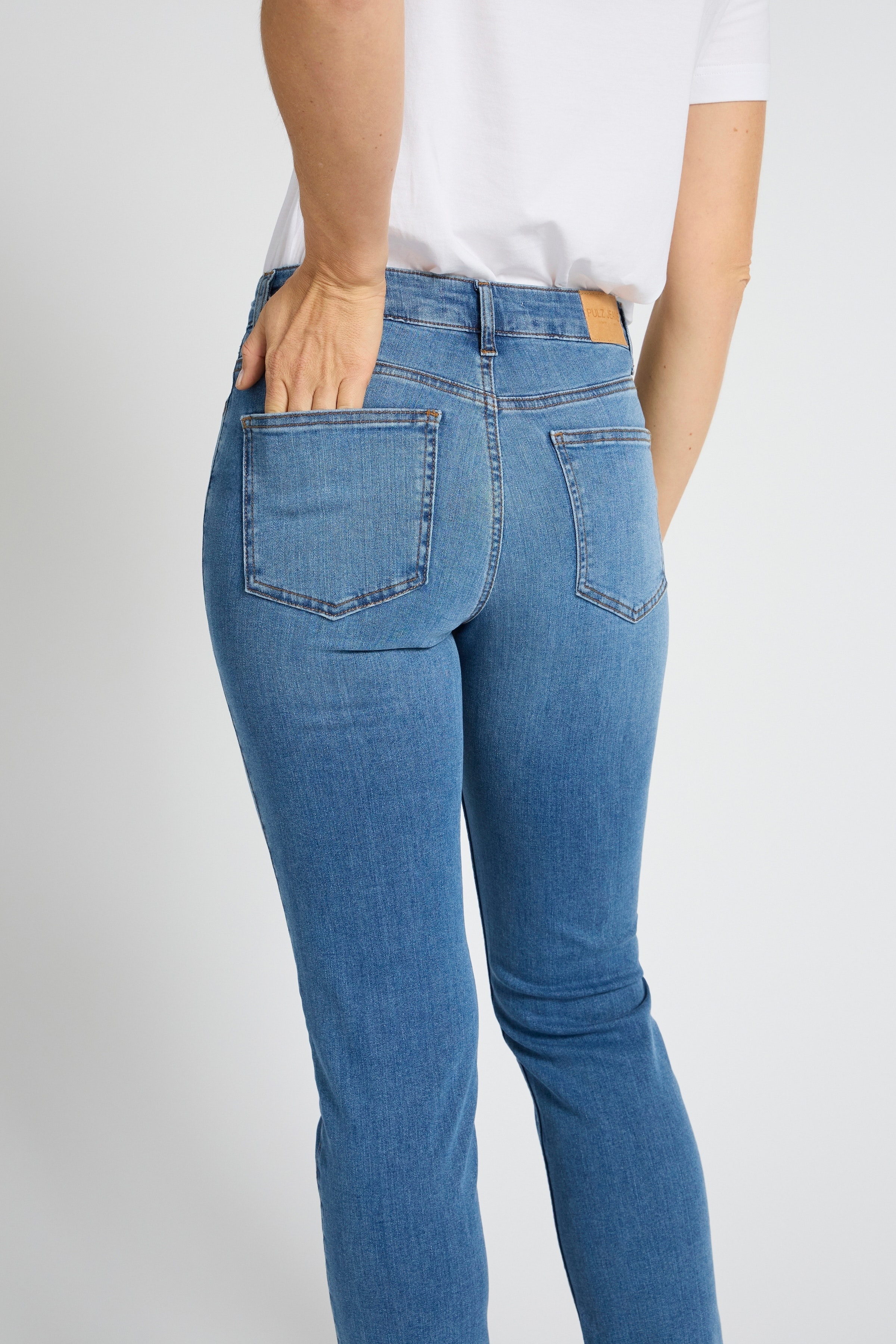 PZEMMA HW Jeans Medium Straight Leg LOCATION NONE 50206336-200005