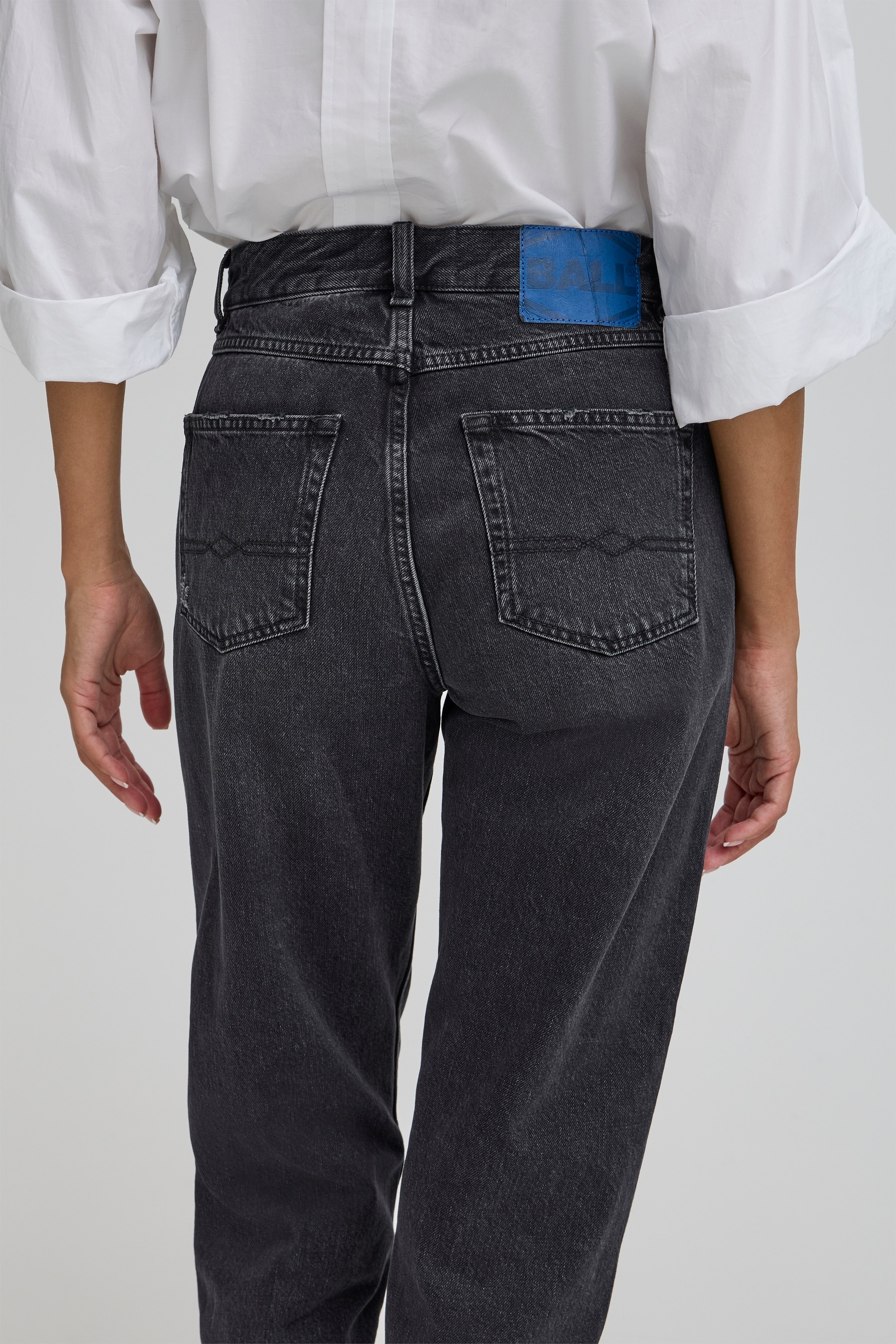 BAPAOLO Jeans LOOKBOOK DETAIL 50405283-205277