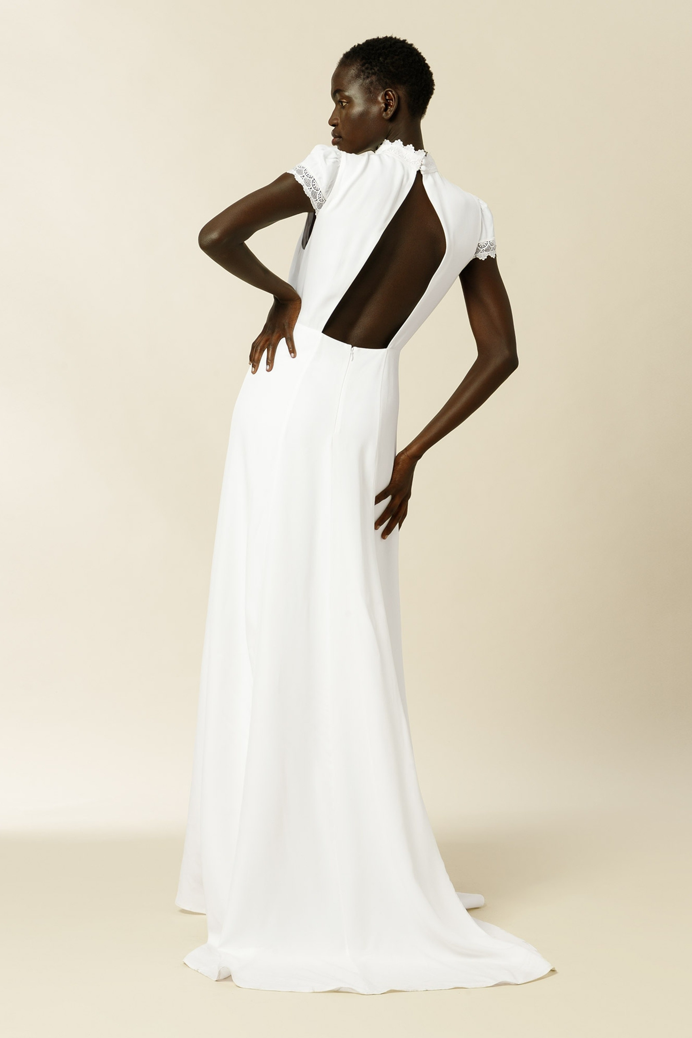 Malea Kjole LOOKBOOK BACK 30600255-WH010