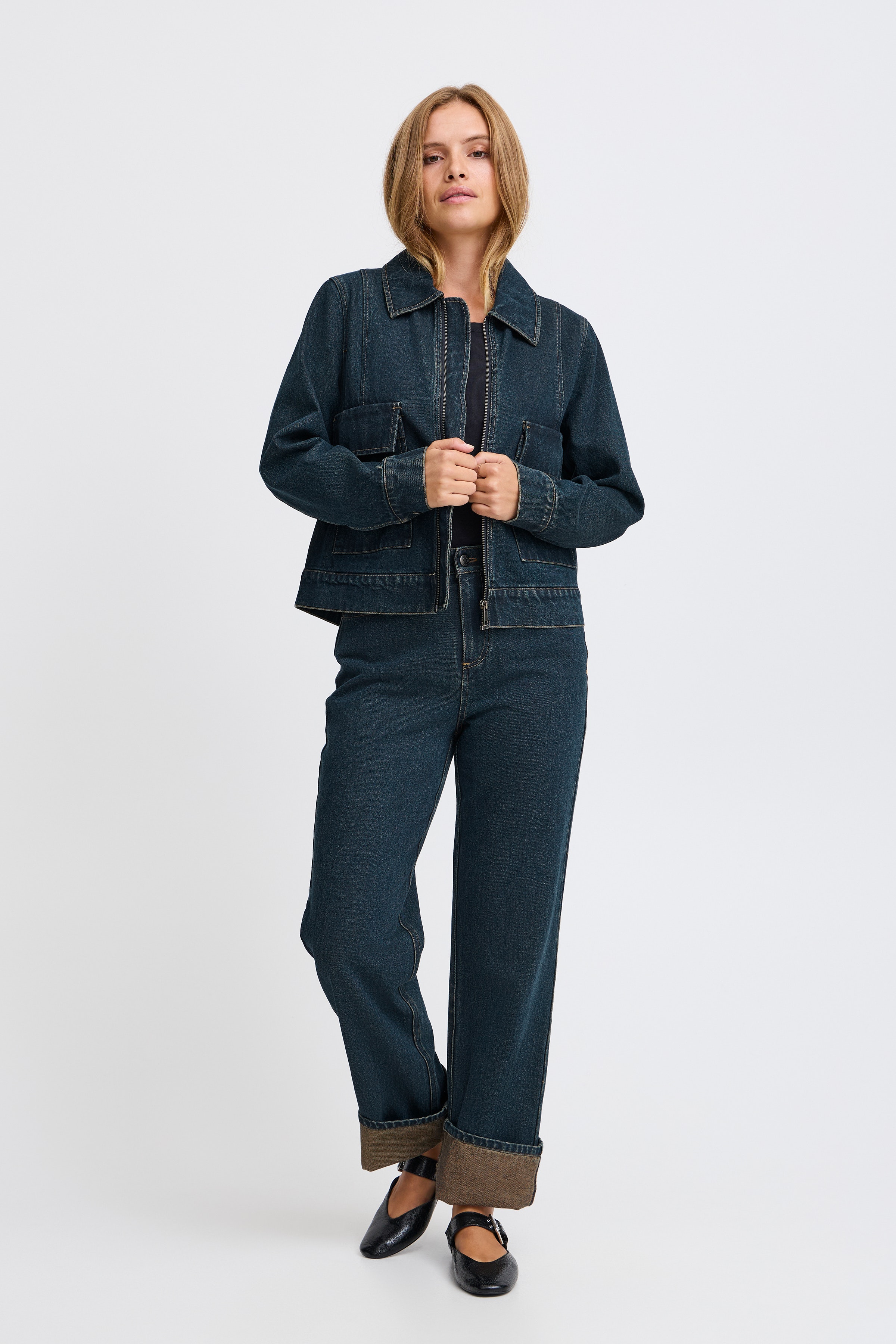 PZRINA UHW Jeans Wide Leg Turn up Leg LOOKBOOK FRONT 50208585-202124