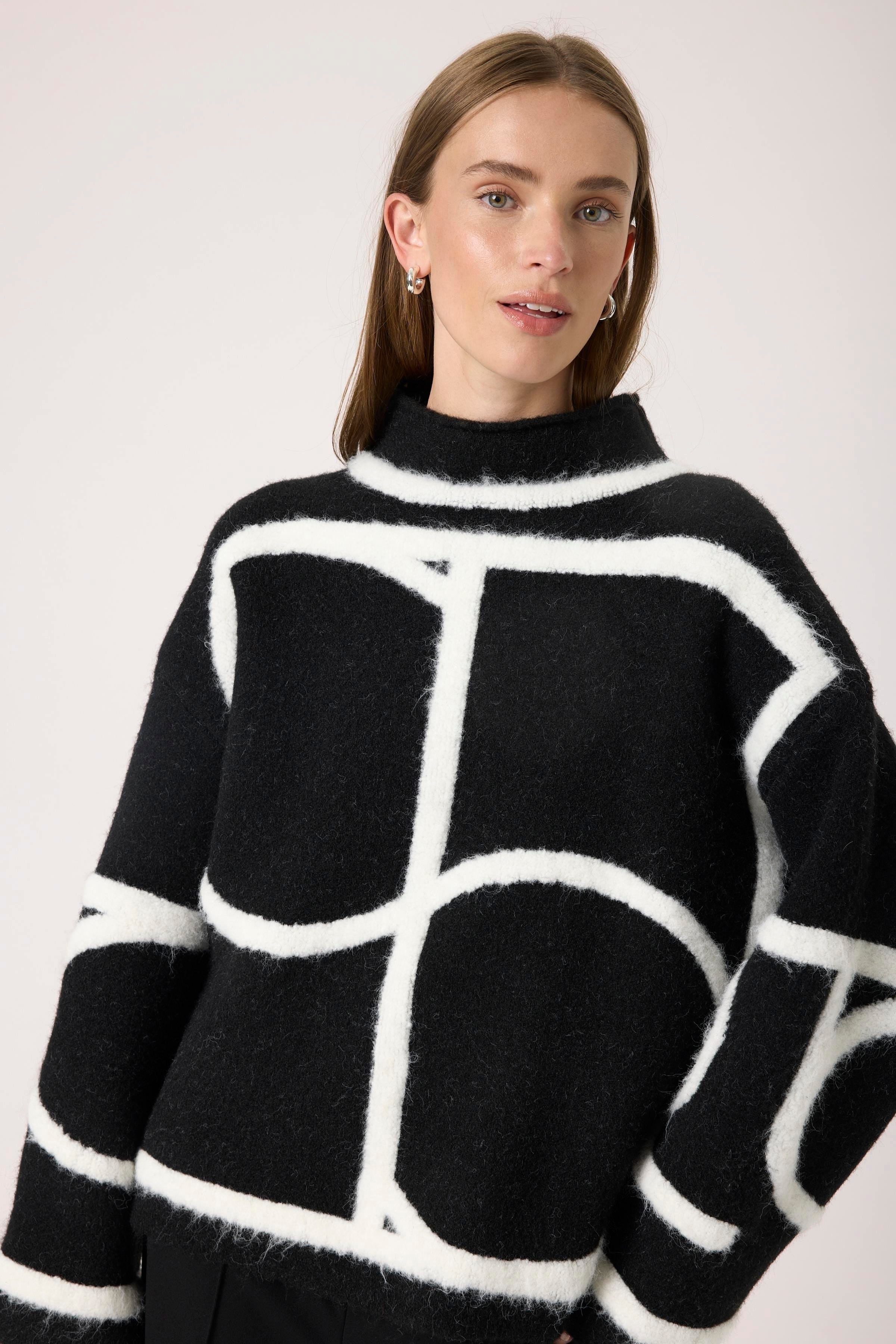 SLSorea Pullover LOOKBOOK DETAIL 30408778-304364