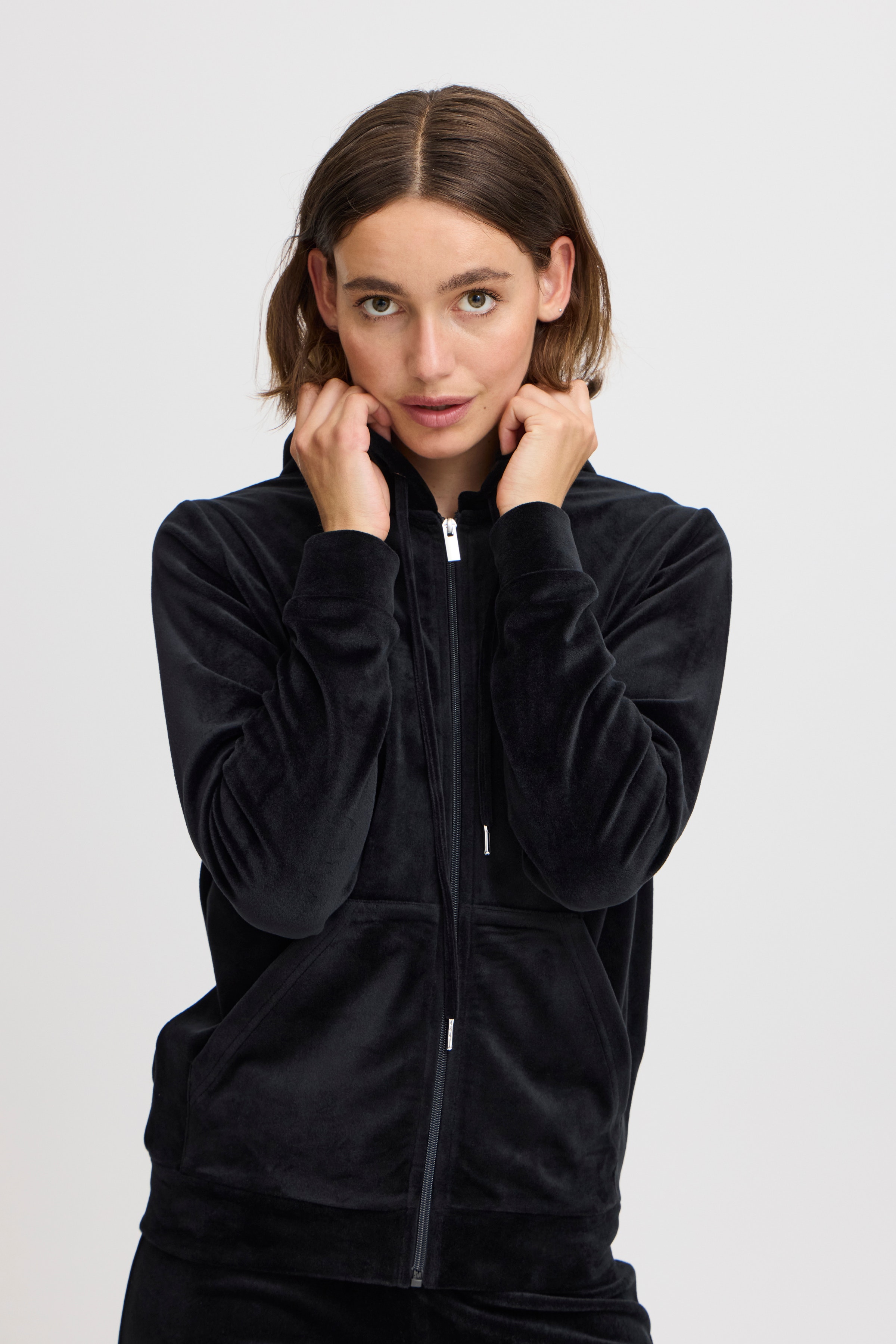 BYSTILLA Veloursett LOOKBOOK DETAIL 20816019-200451