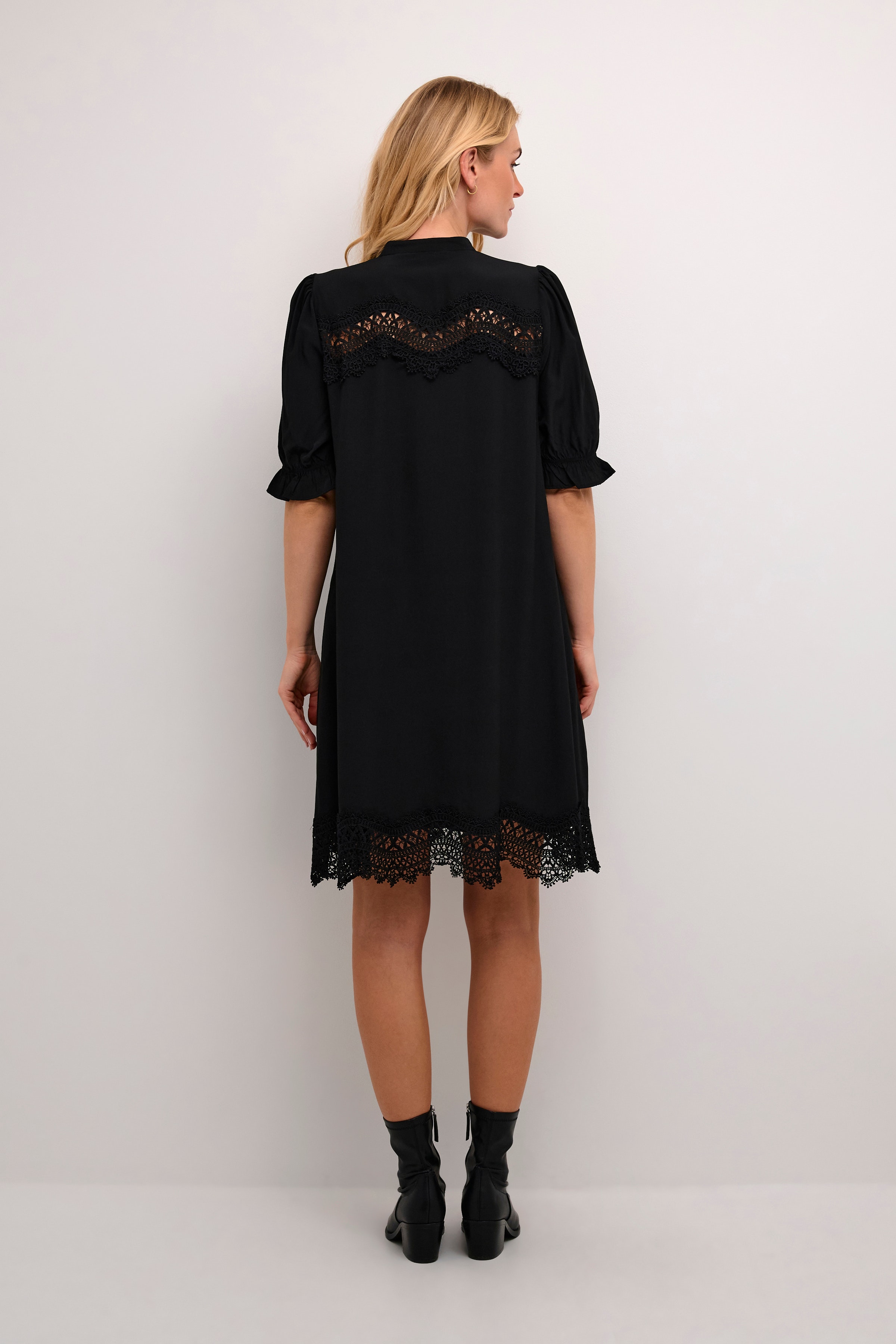 CUtiffany Kjole LOOKBOOK BACK 50111339-500012