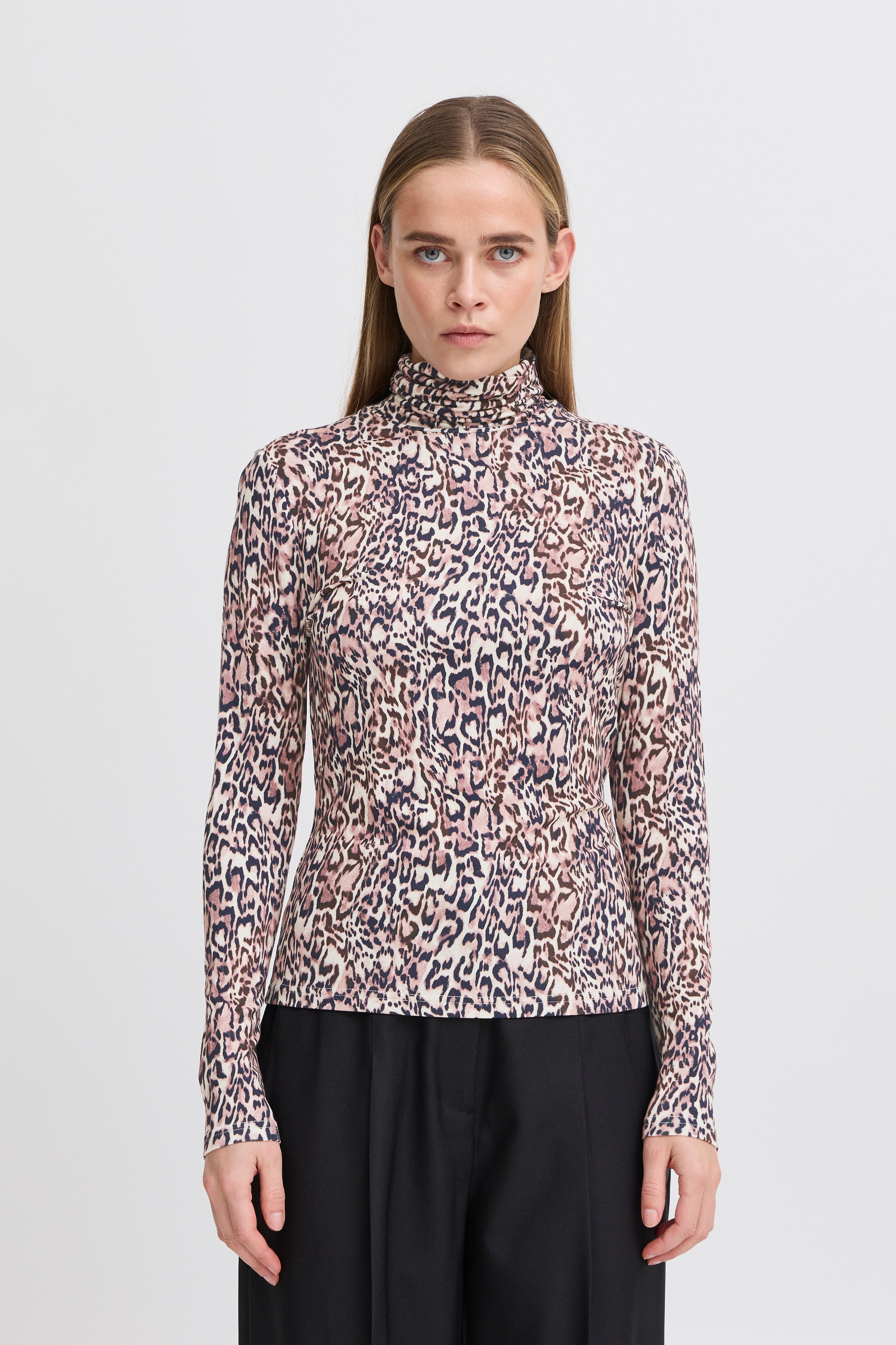 IHNAVA Langermet T-shirt LOOKBOOK FRONT 20122589-203979