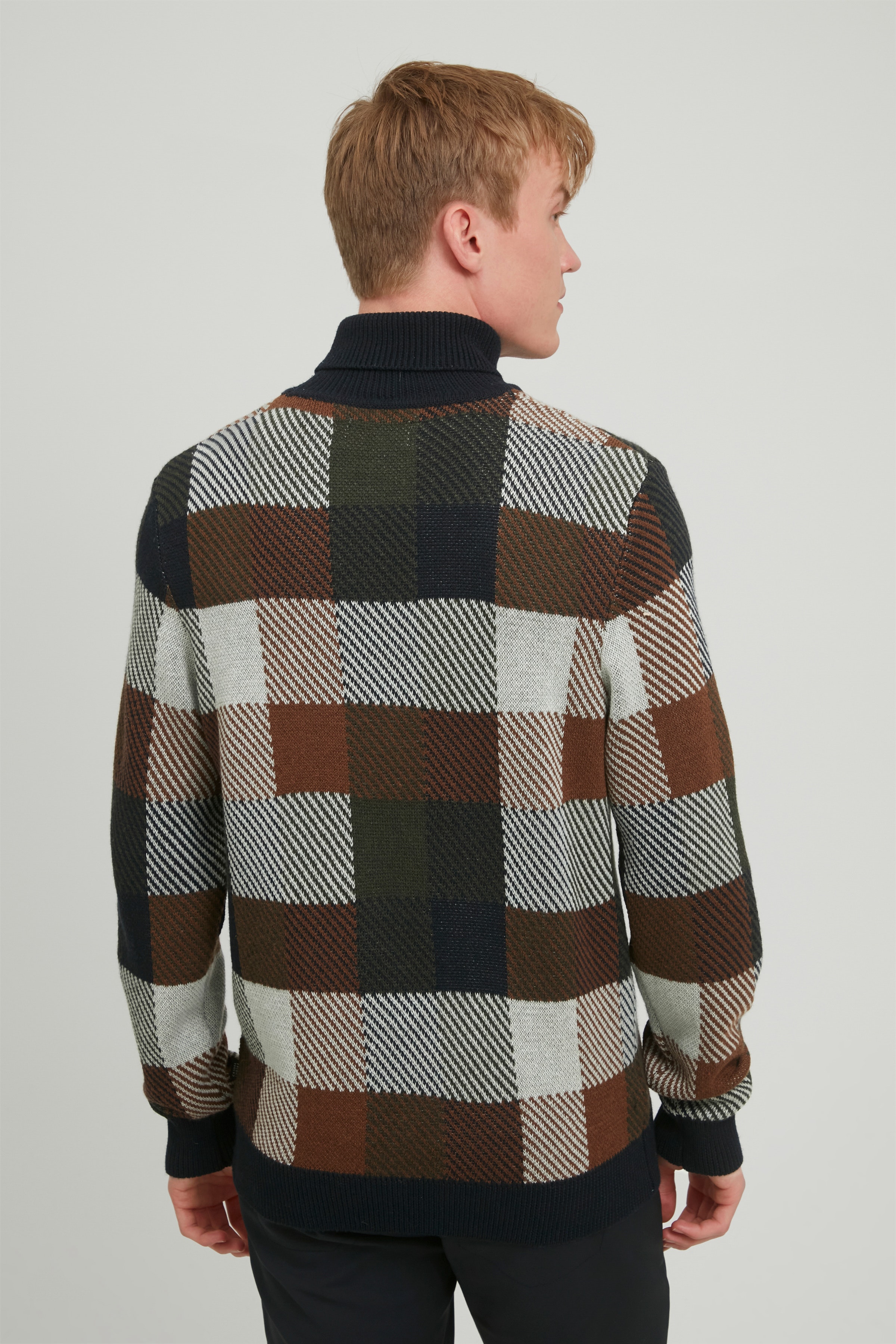 CFKARL PULLOVER LOOKBOOK BACK 20504096-193923