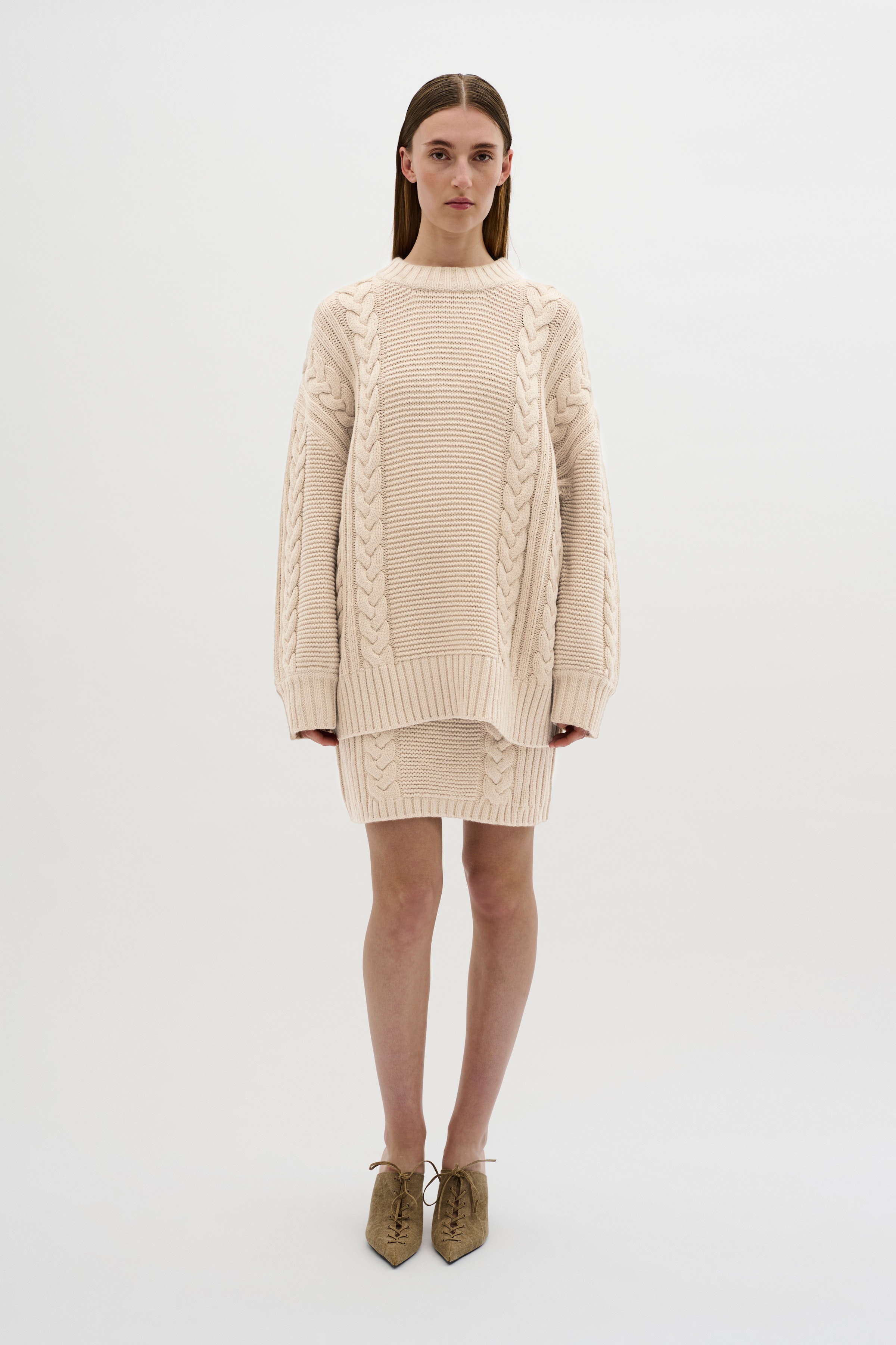 KBTaila Genser LOOKBOOK FRONT 10105322-120703